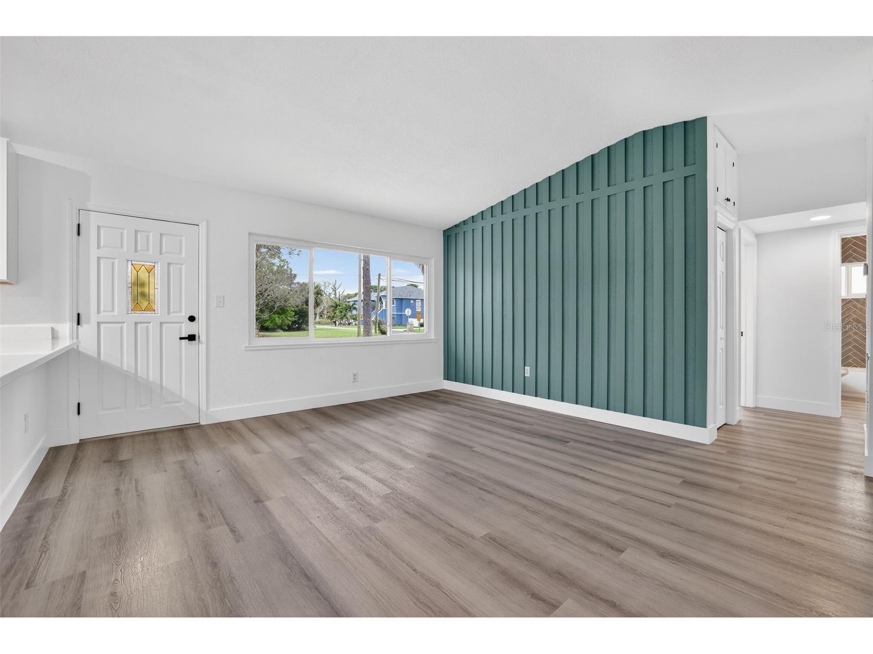 695 Sunset Dr Tarpon Springs FL 34689 TB8486752 image4