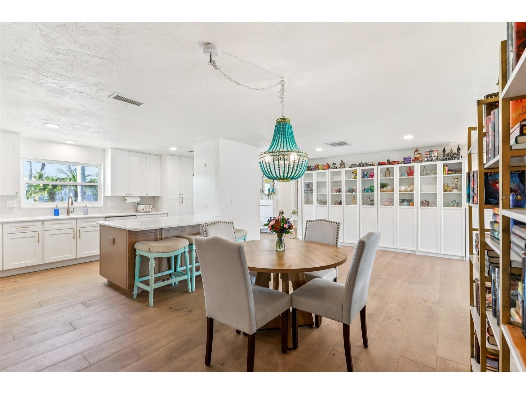 6950 Grande Vista Way S Saint Petersburg FL 33707 TB8484896 image11