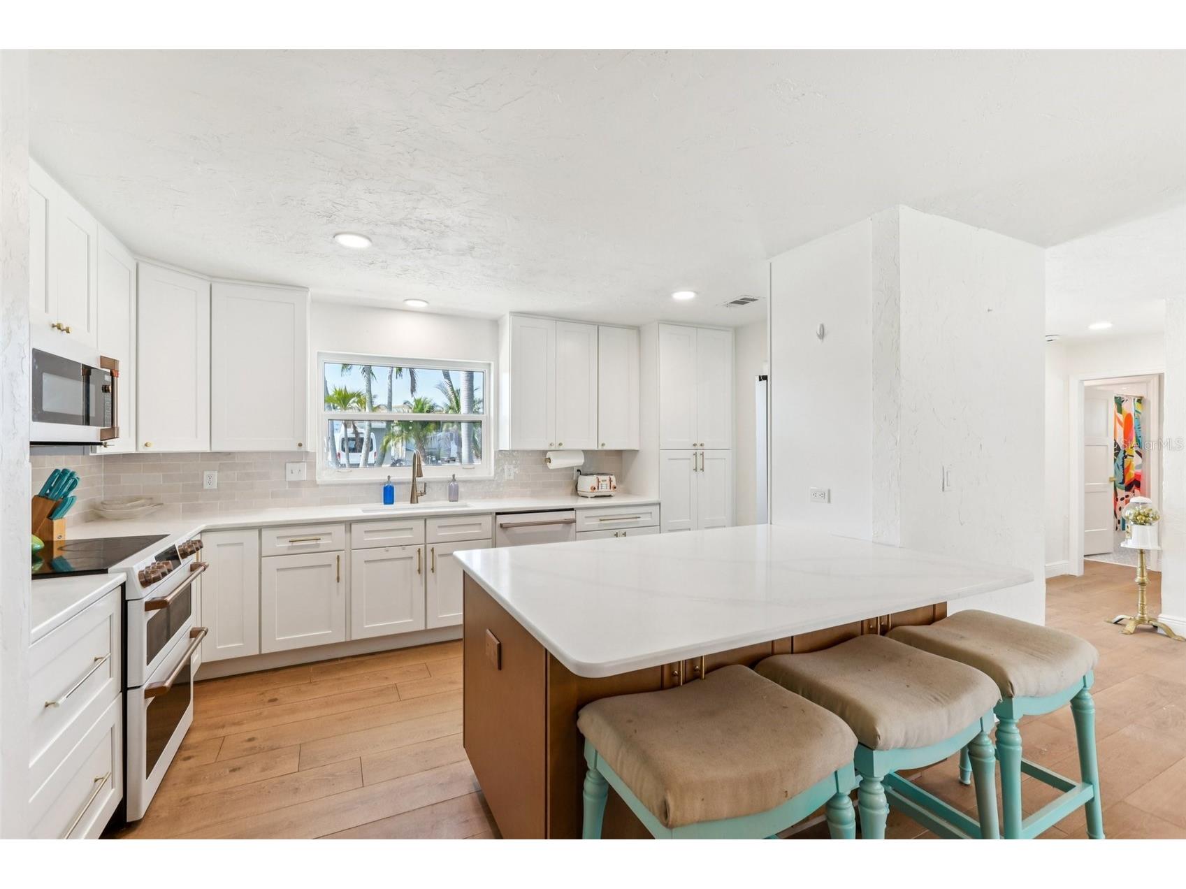 6950 Grande Vista Way S Saint Petersburg FL 33707 TB8484896 image12