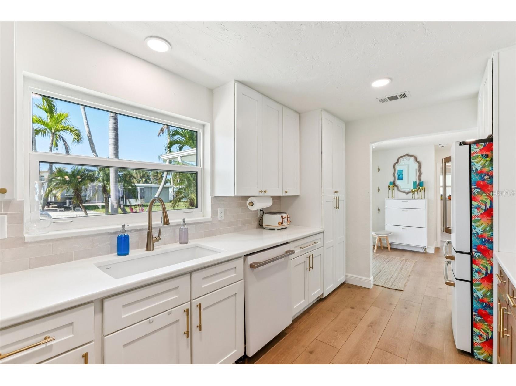 6950 Grande Vista Way S Saint Petersburg FL 33707 TB8484896 image15