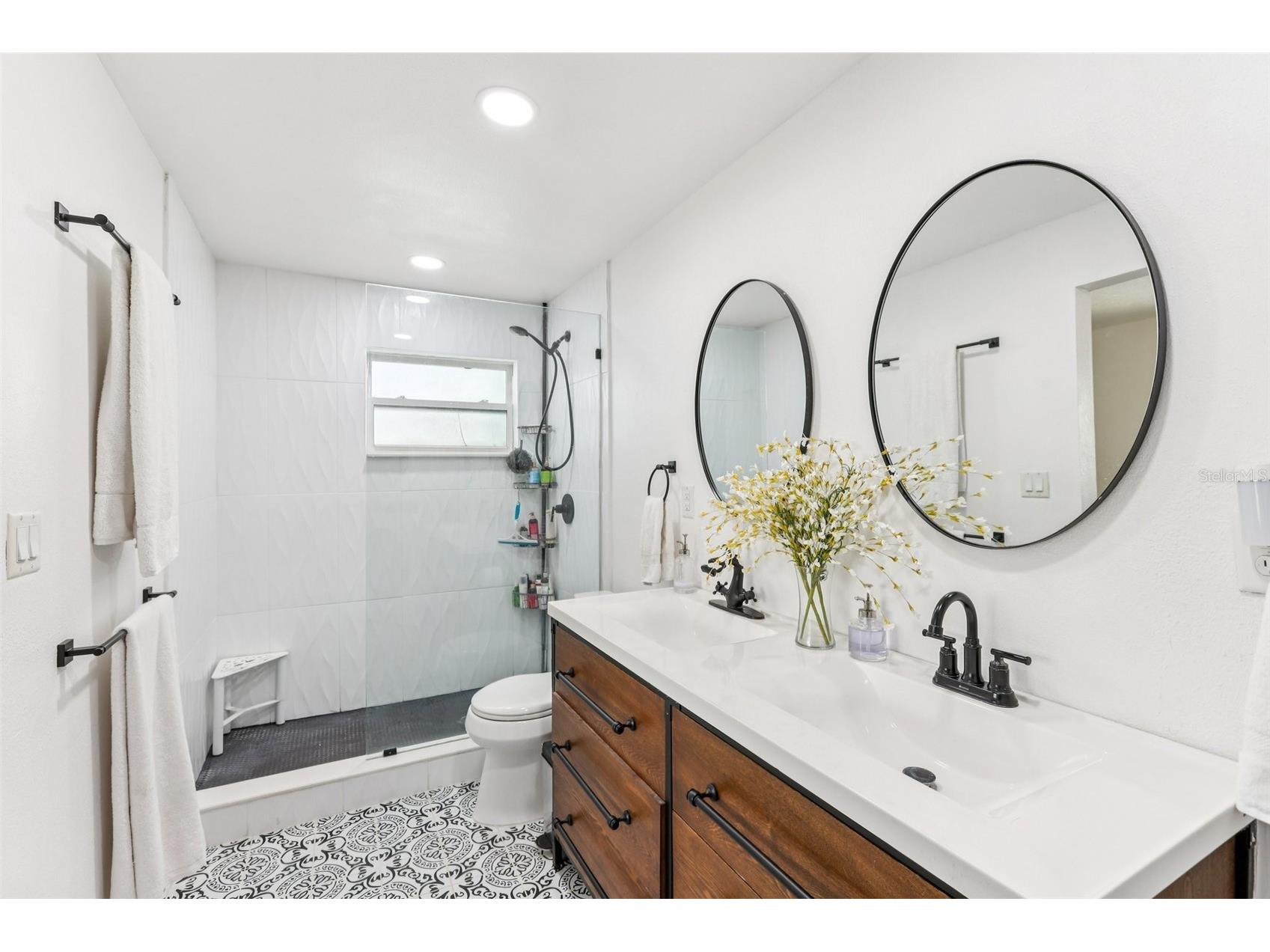 6950 Grande Vista Way S Saint Petersburg FL 33707 TB8484896 image19