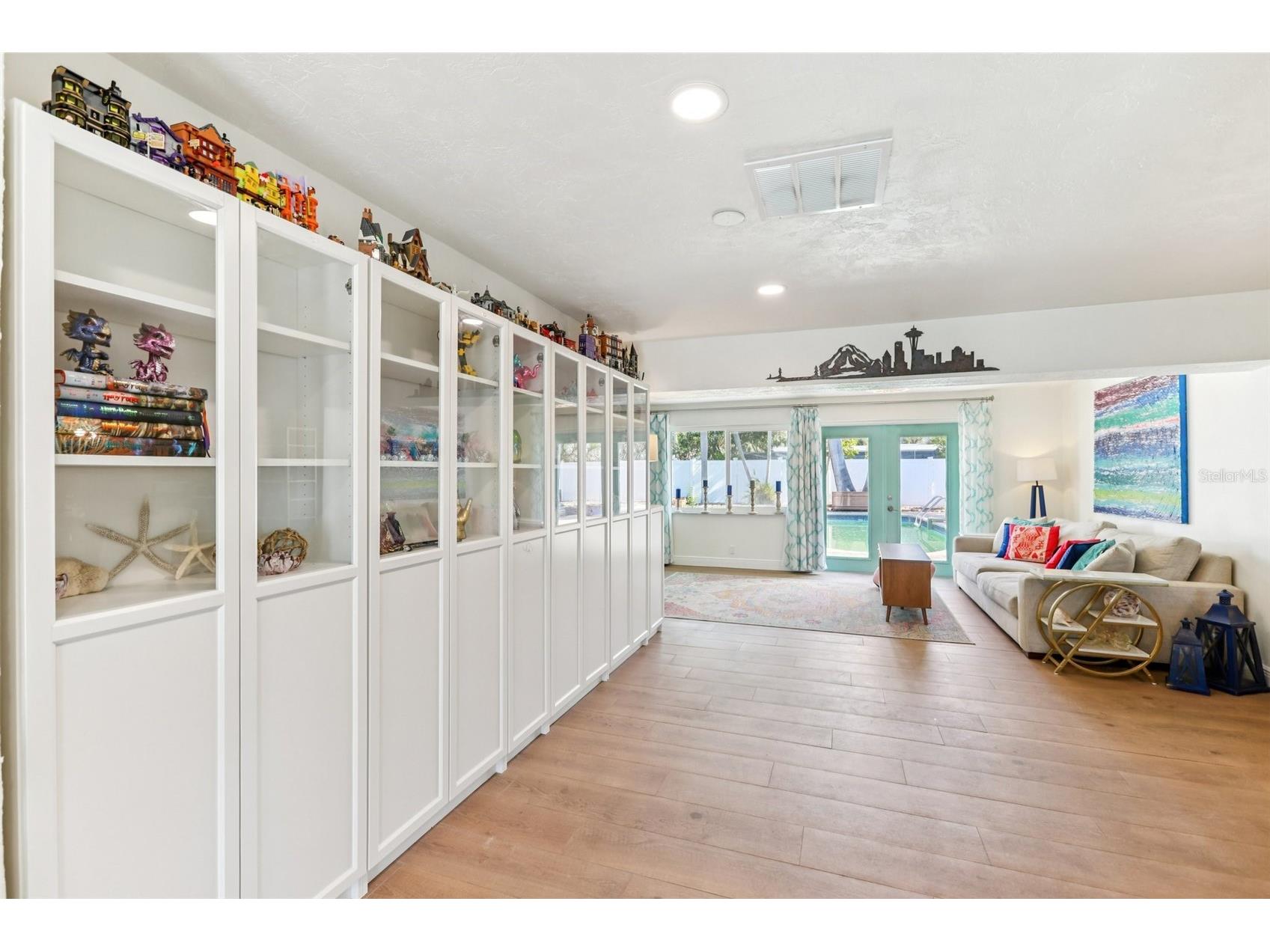 6950 Grande Vista Way S Saint Petersburg FL 33707 TB8484896 image7