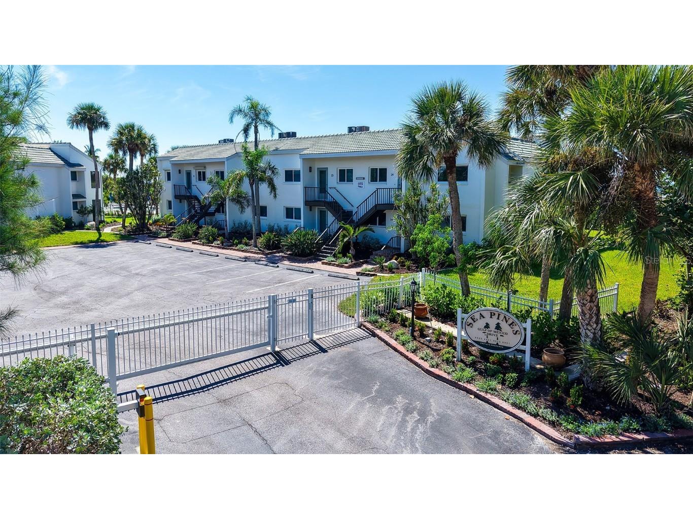 6951 Gulf Of Mexico Drive #14 Longboat Key FL 34228 - GULF OF MEXICO A4648003 image5