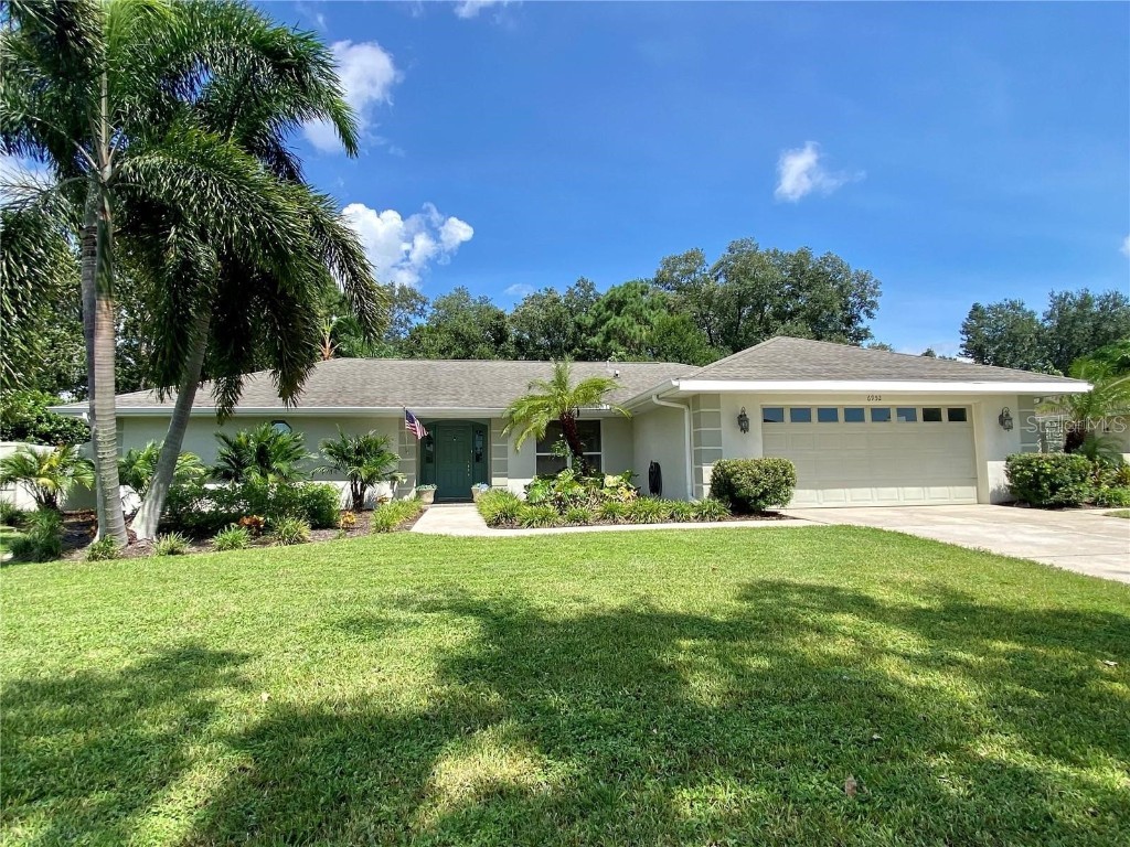 6952 Country Lakes Circle Sarasota FL 34243 A4619569 image1