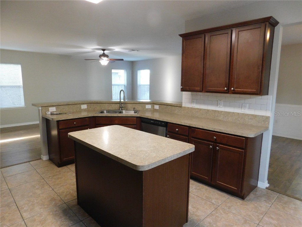 6954 Glenbrook Drive Lakeland FL 33811 TB8381228 image3