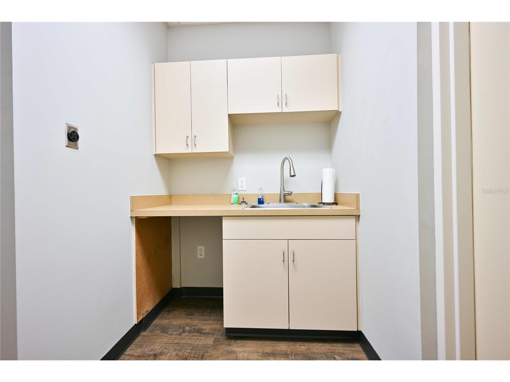 6957 E Fowler Avenue Tampa FL 33617 TB8511402 image19