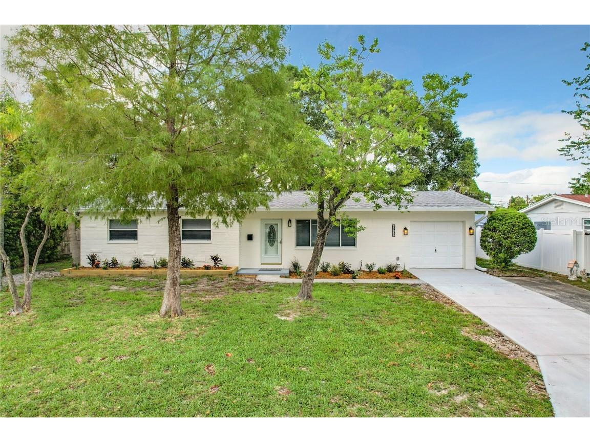 6957 George M Lynch Drive N Saint Petersburg FL 33702 T3457178 image1