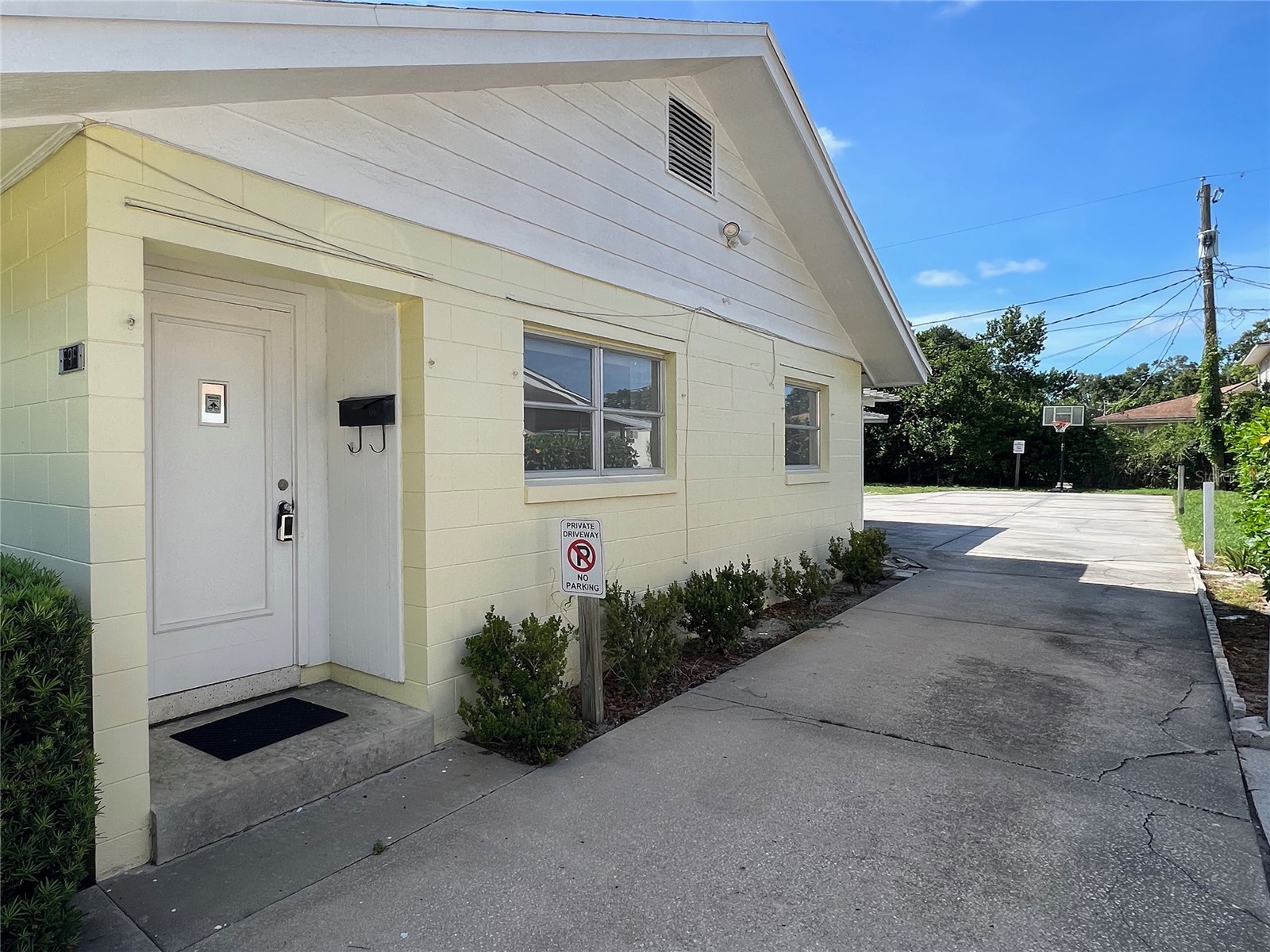 696 Avenue C SE Winter Haven FL 33880 P4937590 image2