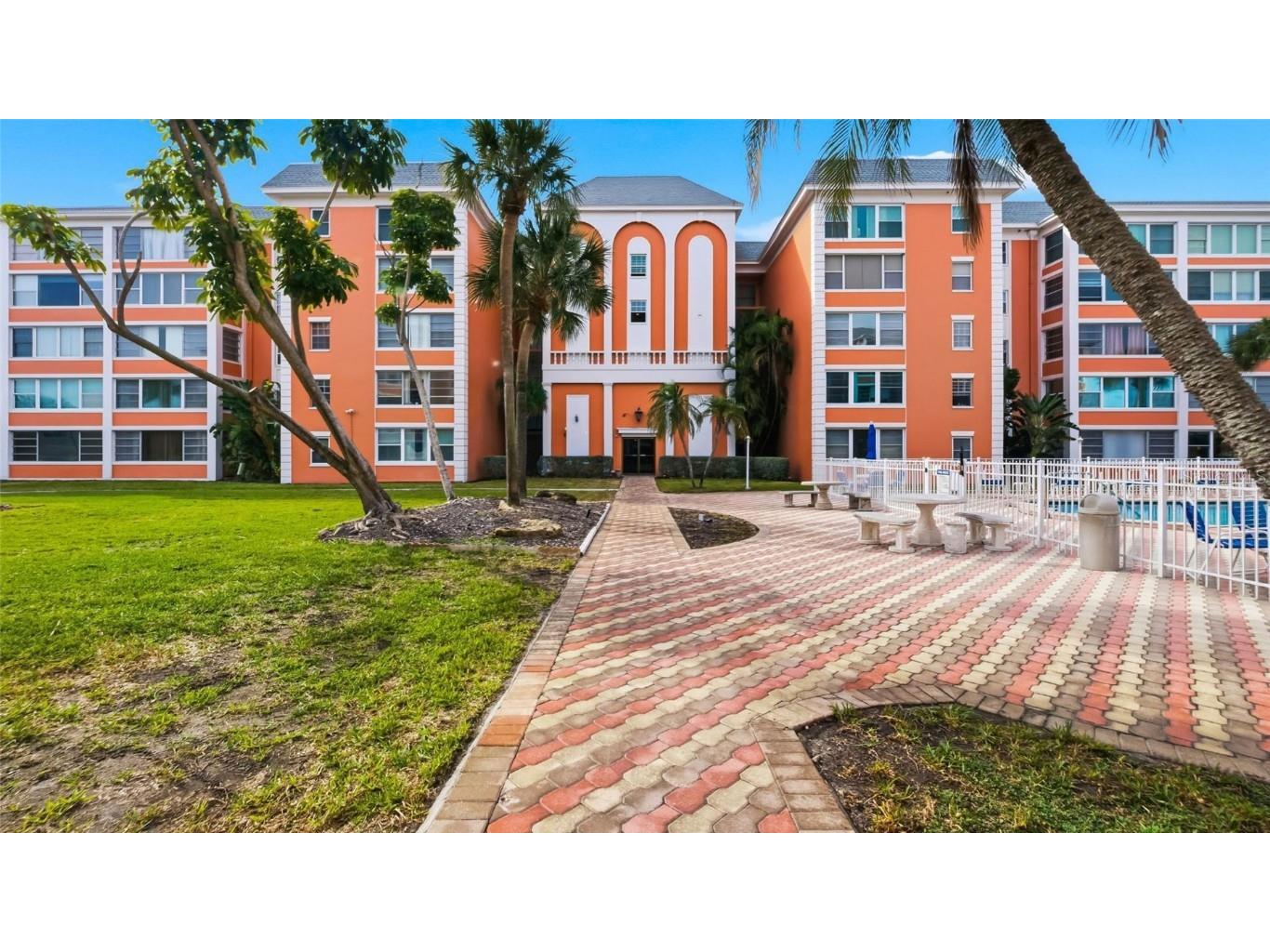 6960 20th Ave N #109 Saint Petersburg FL 33710 TB8457565 image1