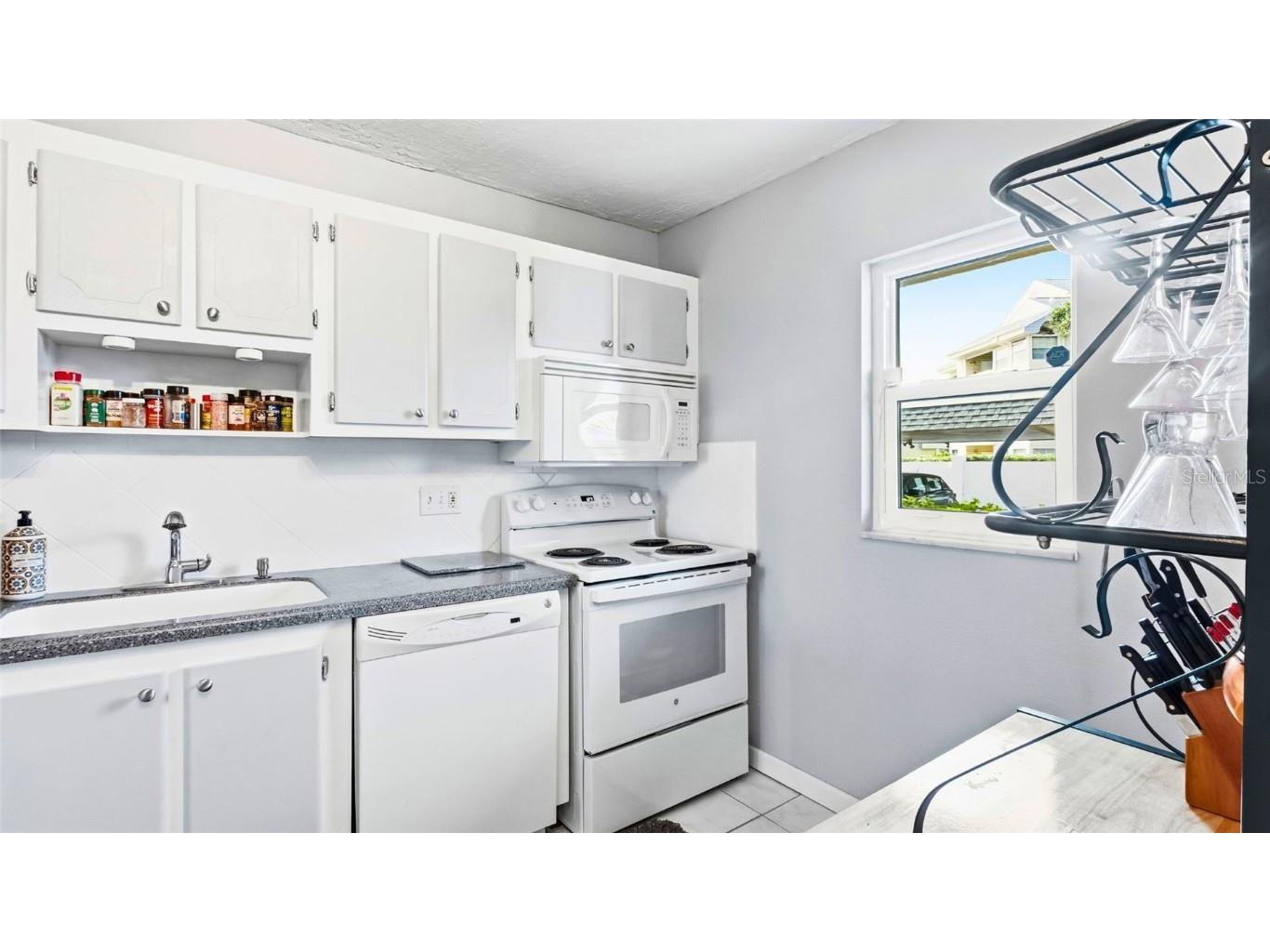 6960 20th Ave N #109 Saint Petersburg FL 33710 TB8457565 image6