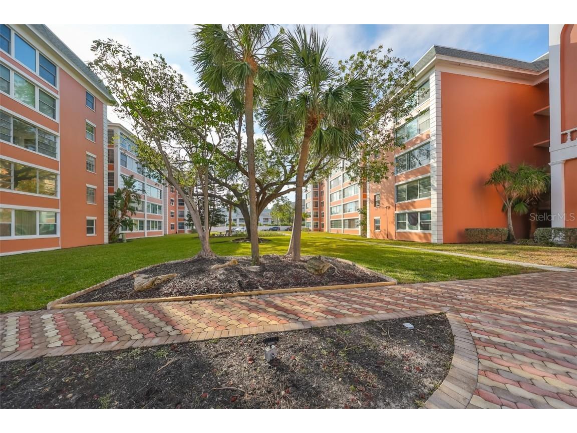 6960 20th Avenue N #306 Saint Petersburg FL 33710 TB8334696 image1