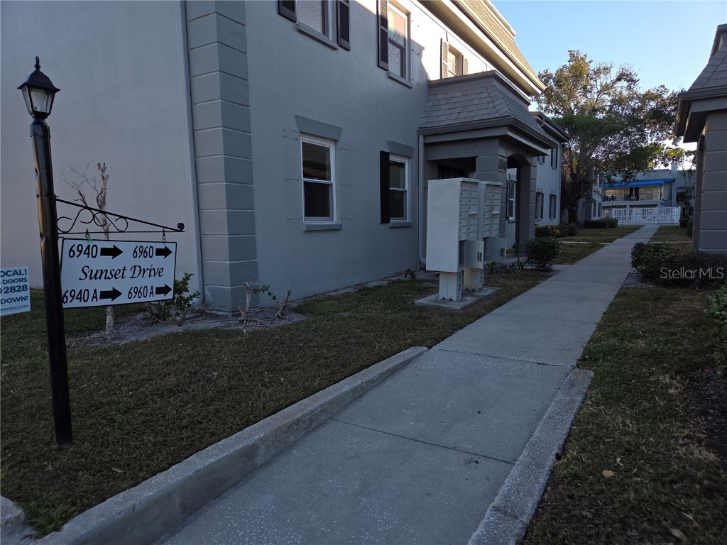 6960 A Sunset Drive S #2B South Pasadena FL 33707 TB8446751 image3