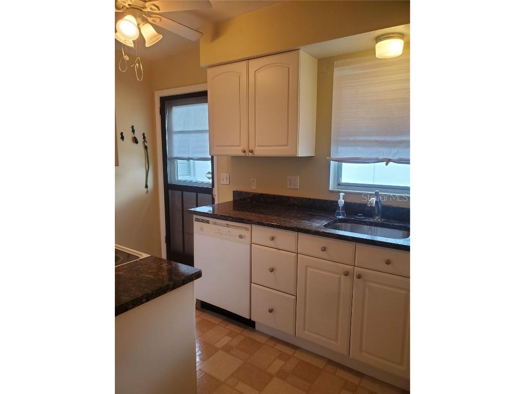 6960 A Sunset Drive S #2B South Pasadena FL 33707 TB8446751 image6