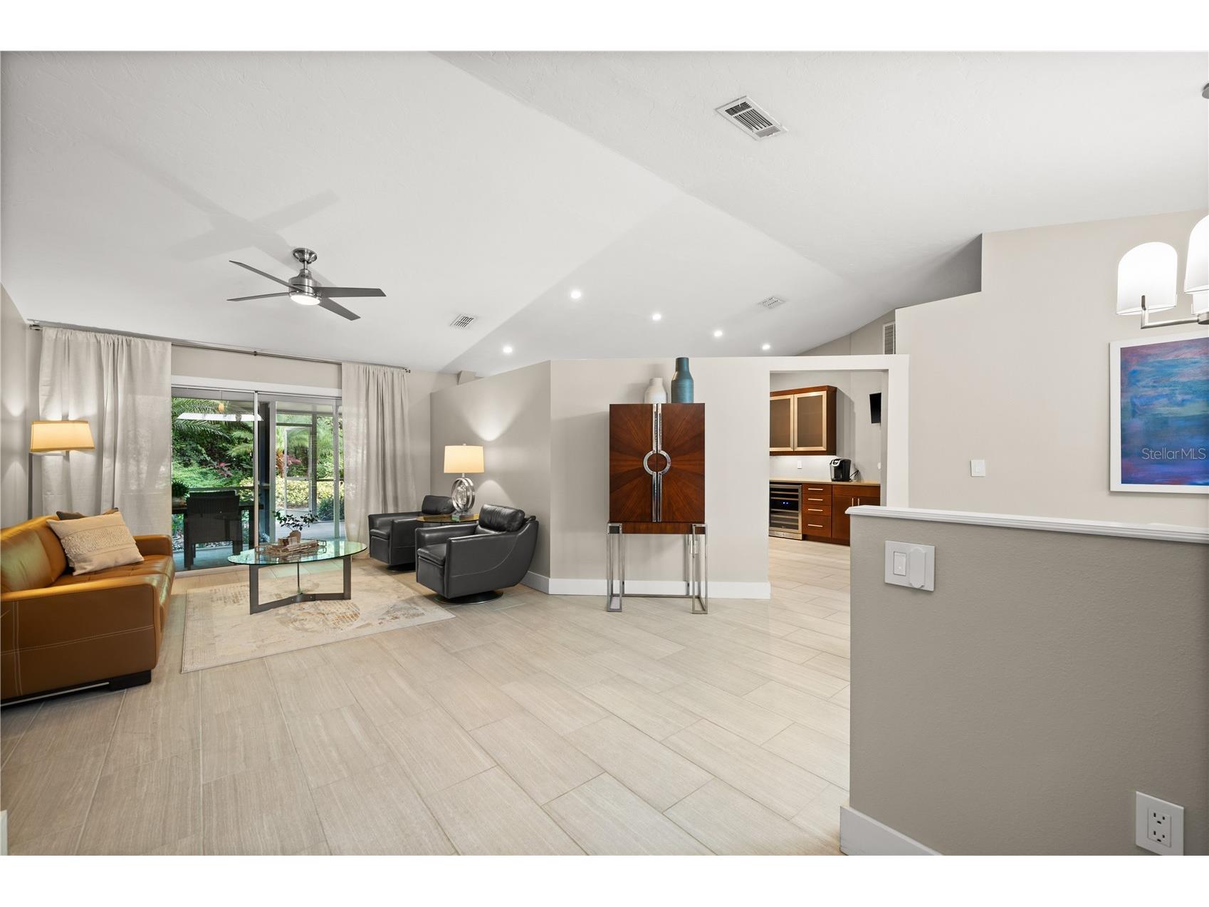 6960 Stetson Street Circle Sarasota FL 34243 A4685785 image2