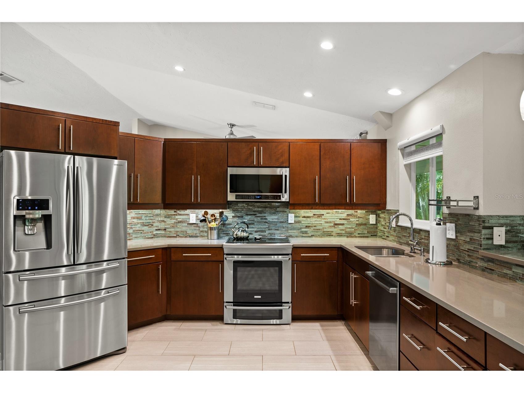 6960 Stetson Street Circle Sarasota FL 34243 A4685785 image8