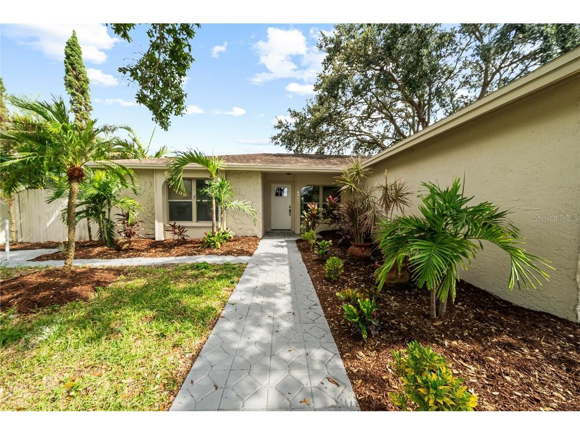 6962 Aberfeldy Avenue N Saint Petersburg FL 33709 TB8309067 image1