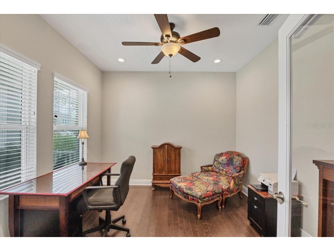 6964 White Willow Court Sarasota FL 34243 A4660920 image3