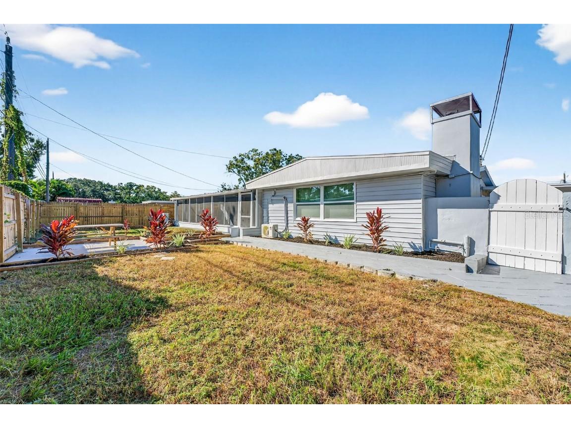 6965 21st Street N Saint Petersburg FL 33702 W7880526 image15