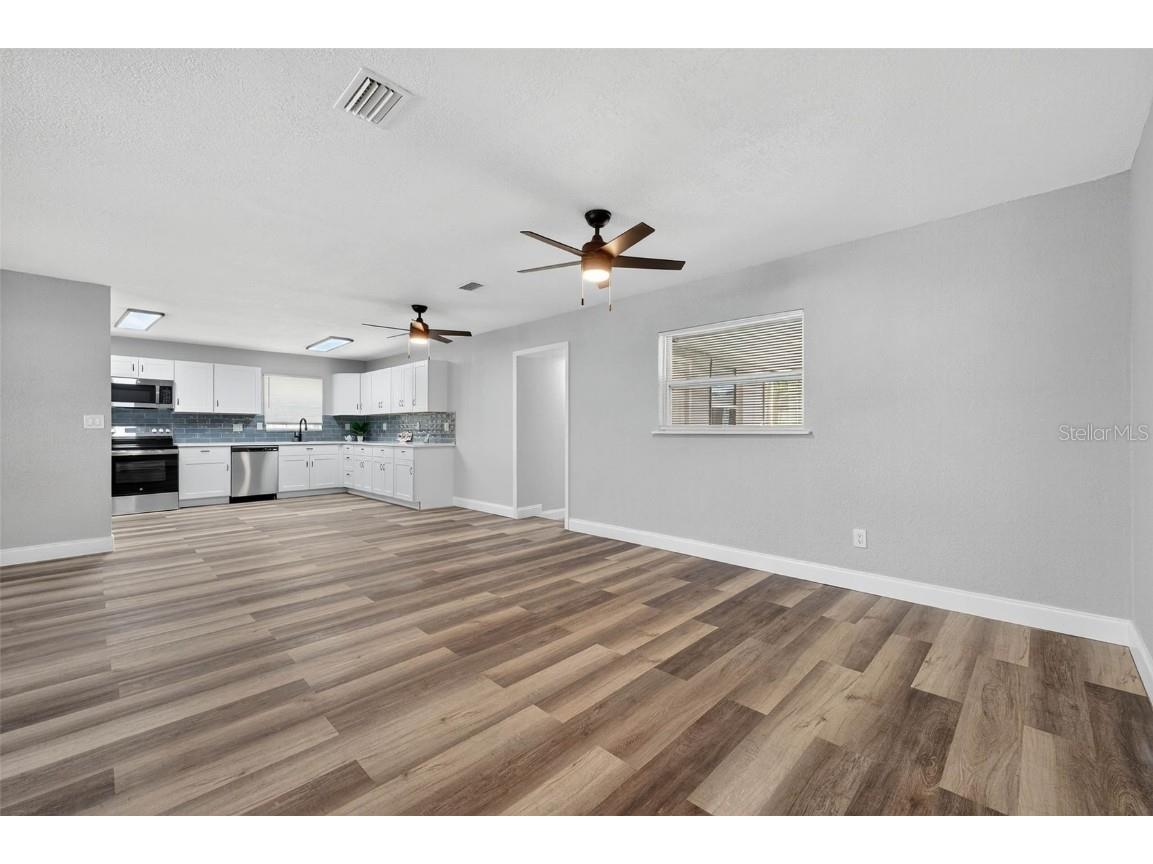 6965 21st Street N Saint Petersburg FL 33702 W7880526 image7