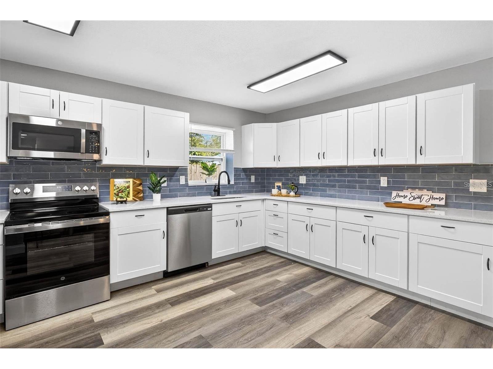 6965 21st Street N Saint Petersburg FL 33702 W7886822 image8
