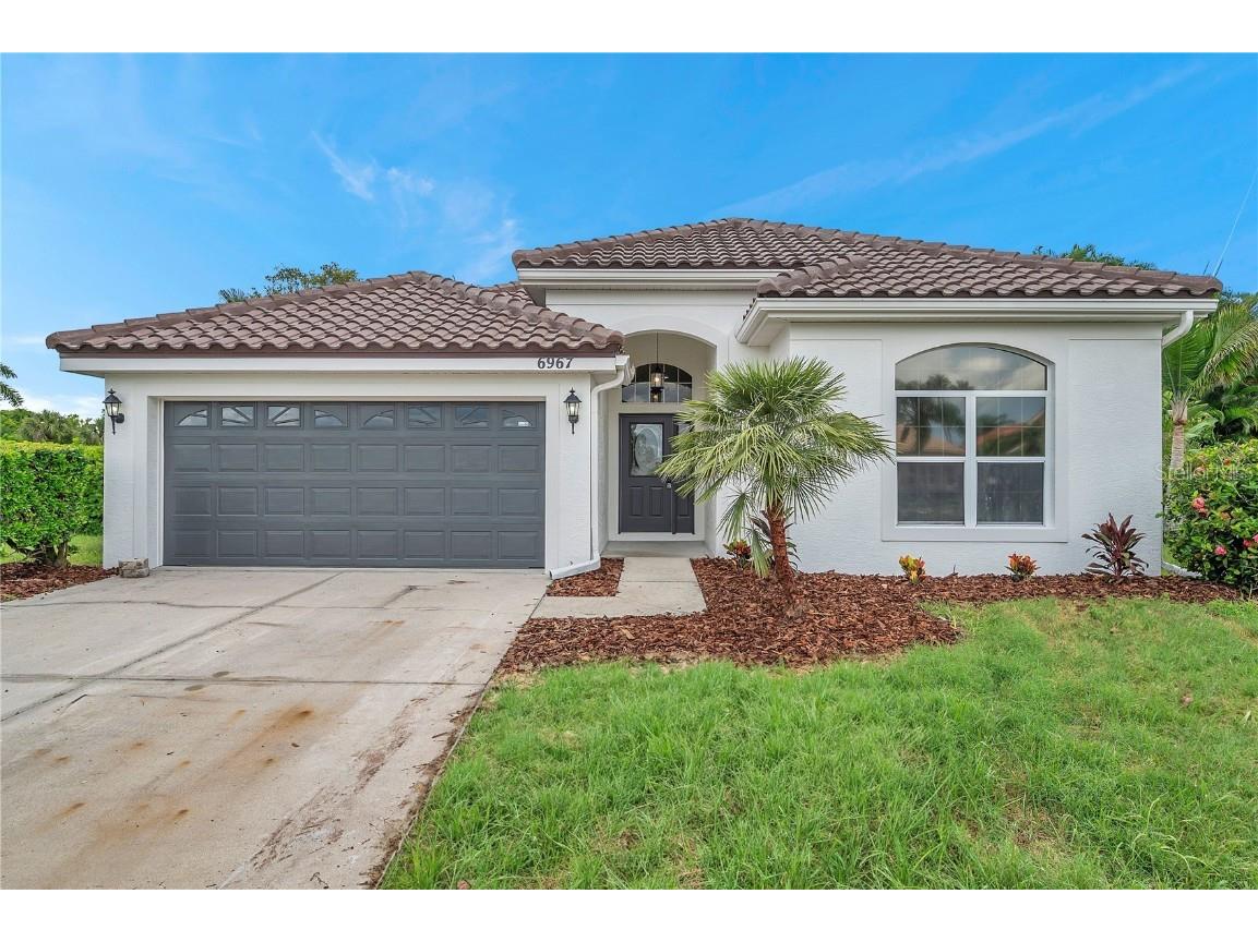 6967 Superior Street Circle Sarasota FL 34243 A4618339 image1