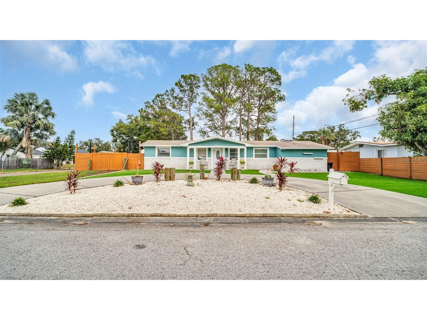 697 Diane Lane Tarpon Springs FL 34689 TB8303651 image1