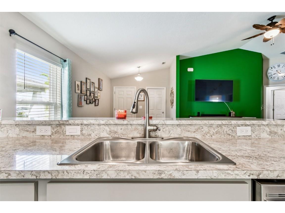 6977 Abbywood Lane Zephyrhills FL 33541 W7878946 image19