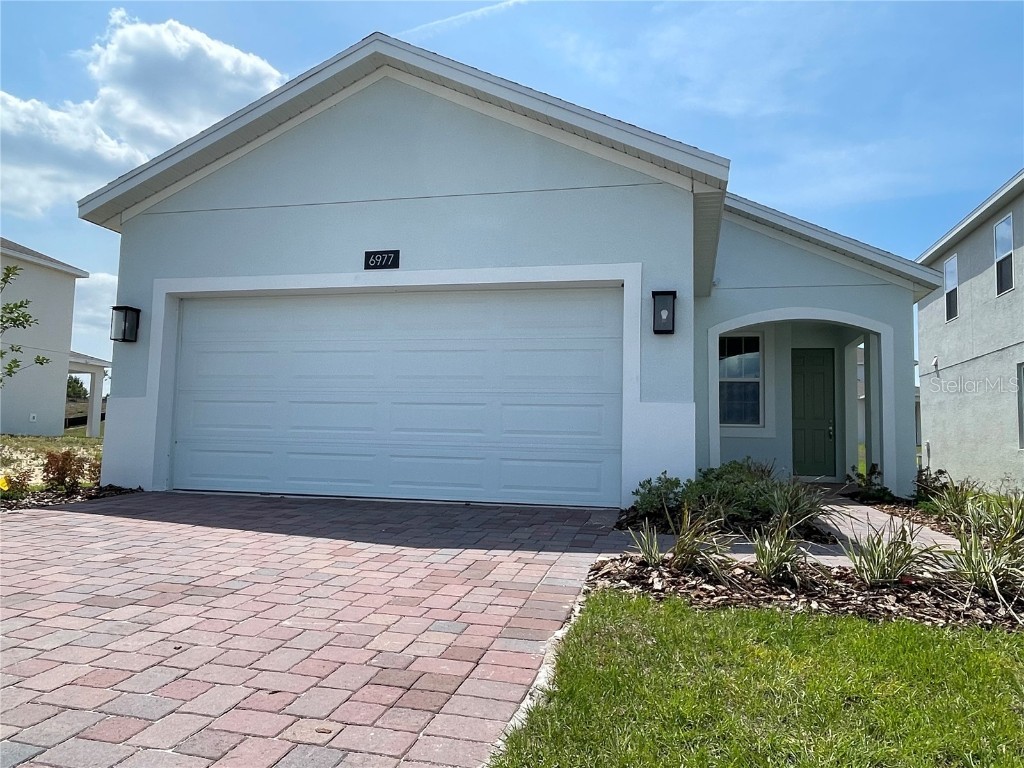 6977 Broad Wing Loop Howey In The Hills FL 34737 O6301455 image1