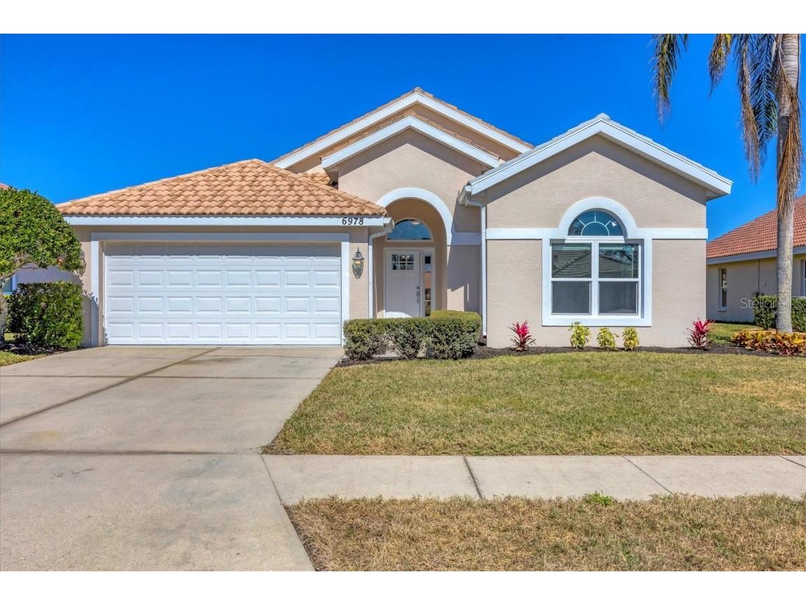 6978 Superior Street Circle Sarasota FL 34243 A4639022 image1