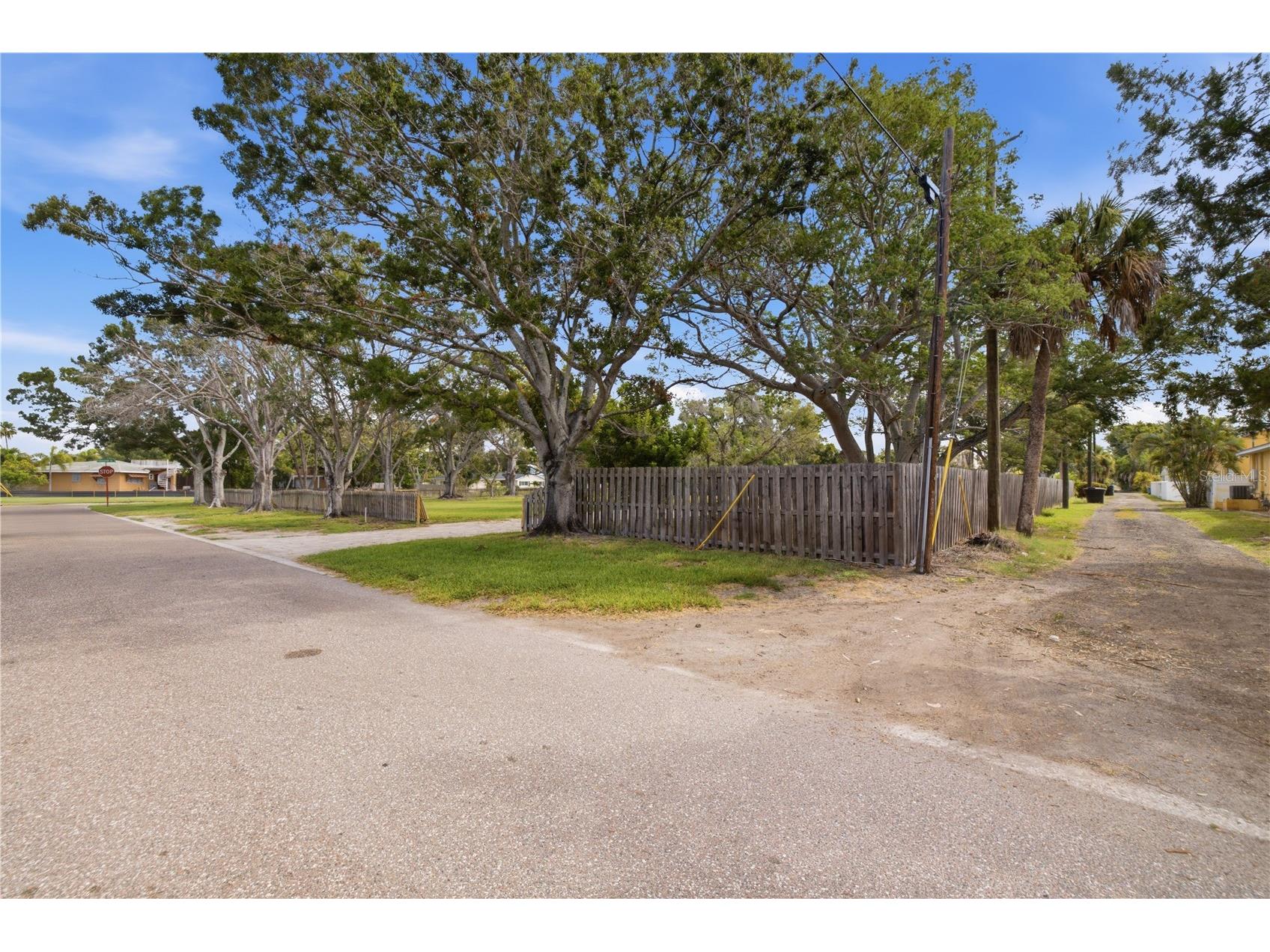 698 Villagrande Avenue S Saint Petersburg FL 33707 TB8519746 image17