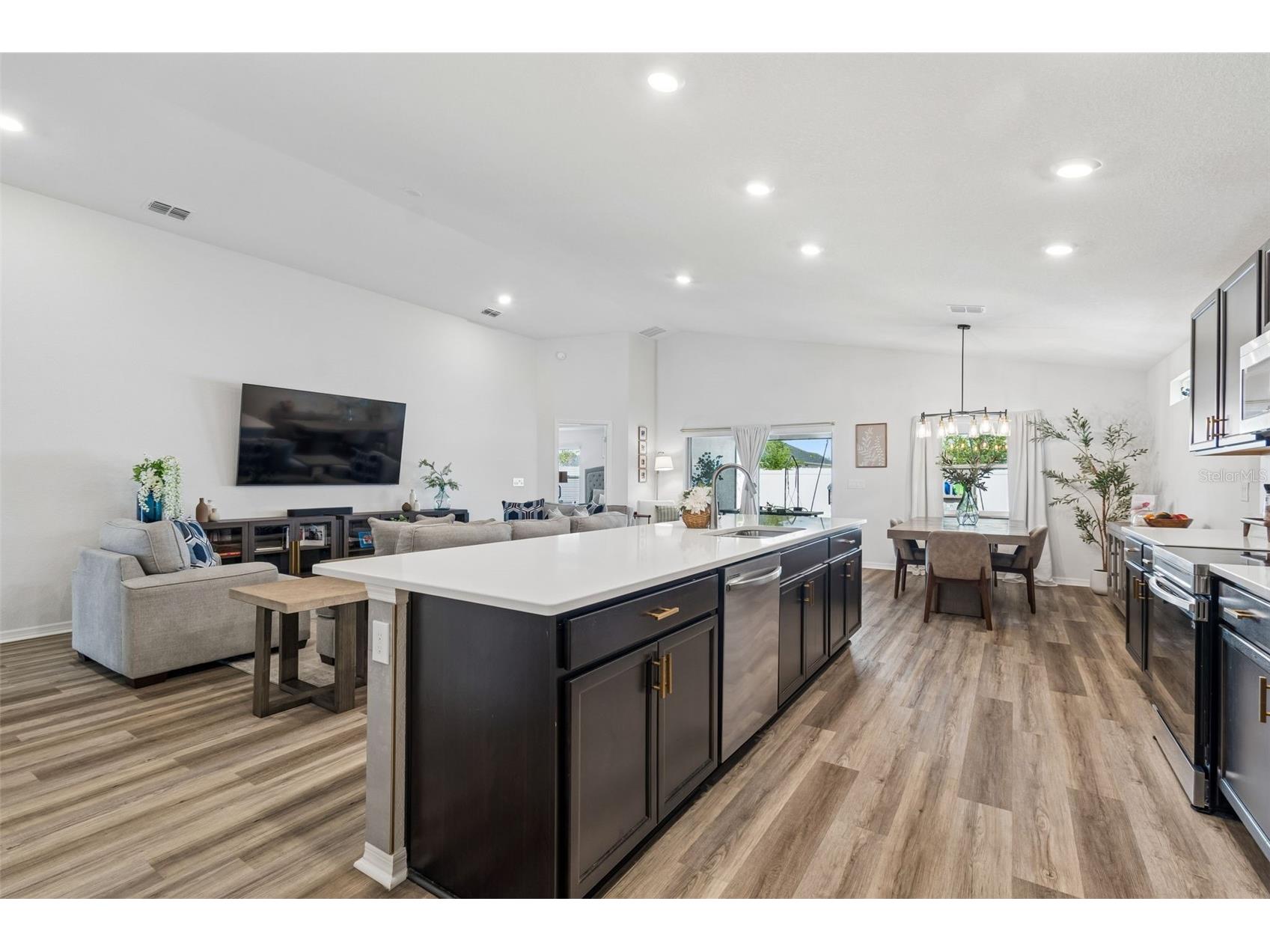 6981 Twisting Pines Loop Zephyrhills FL 33541 TB8507547 image17
