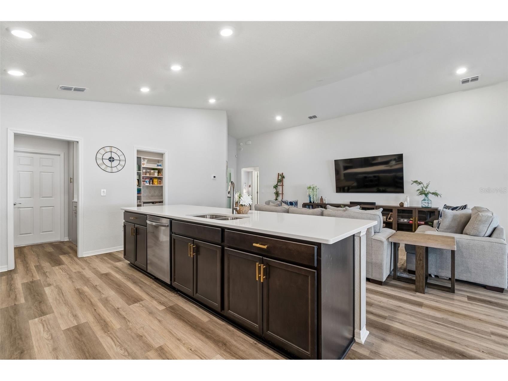 6981 Twisting Pines Loop Zephyrhills FL 33541 TB8507547 image23