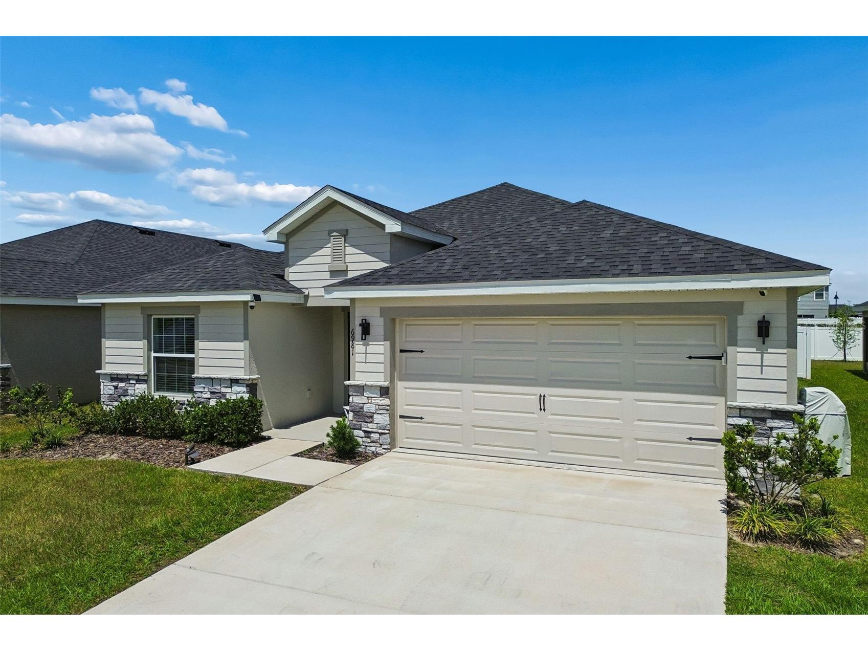 6981 Twisting Pines Loop Zephyrhills FL 33541 TB8507547 image3