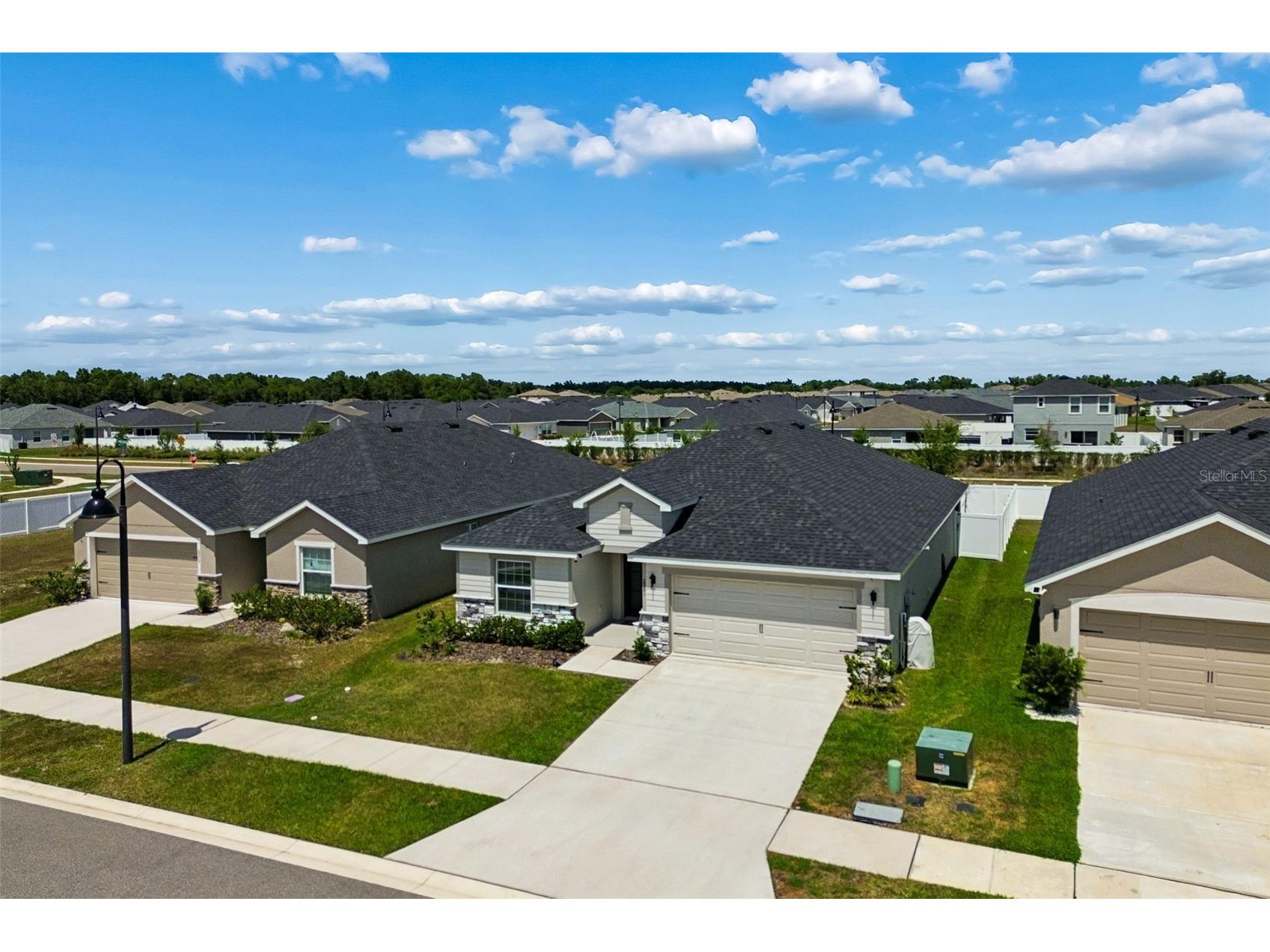 6981 Twisting Pines Loop Zephyrhills FL 33541 TB8507547 image78