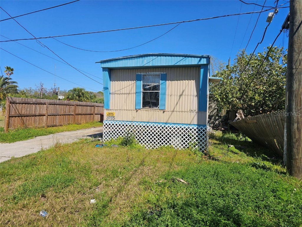 6985 Edgewater Drive New Port Richey FL 34652 W7873751 image1