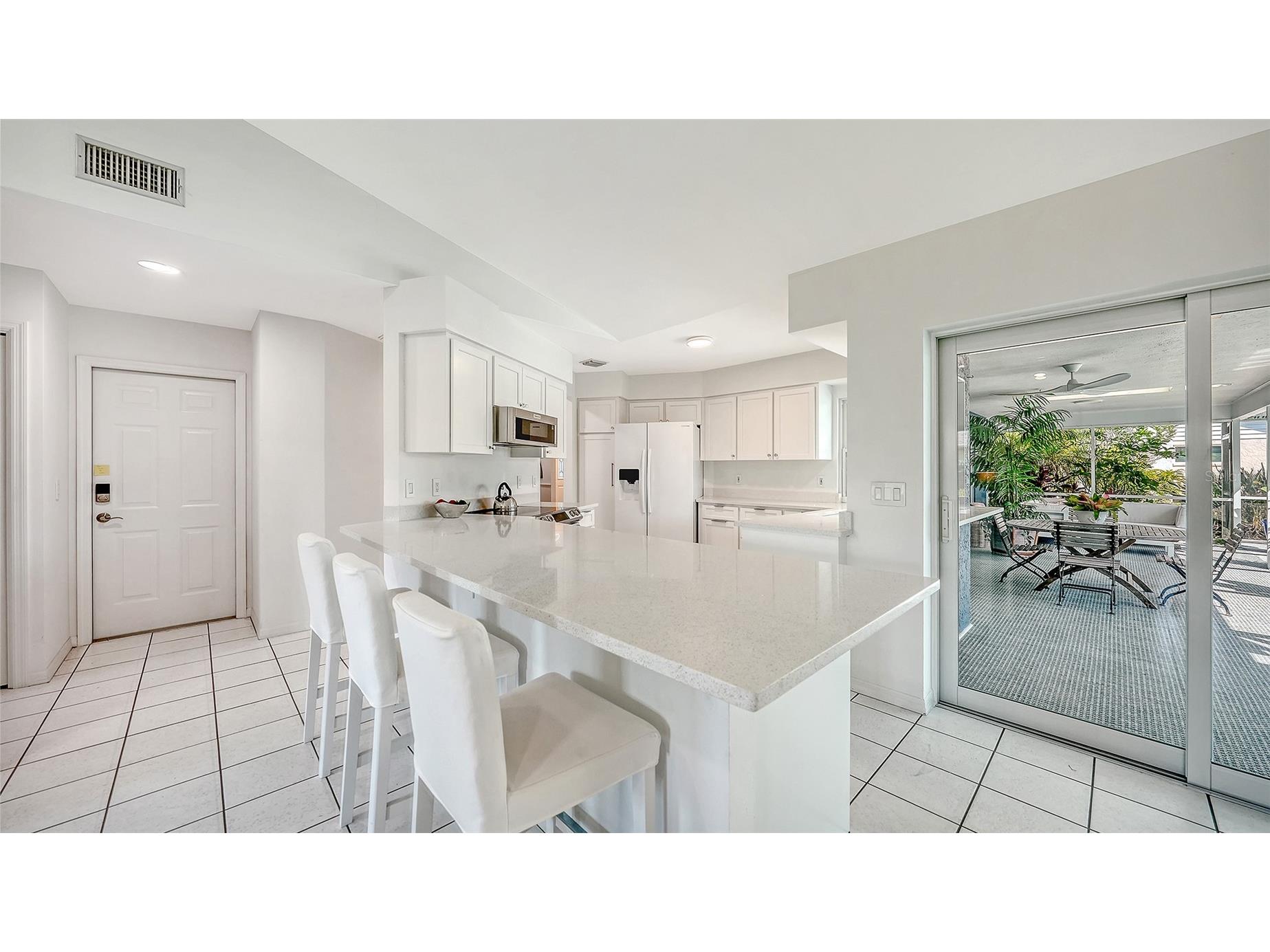 6988 Country Lakes Circle Sarasota FL 34243 A4692570 image13