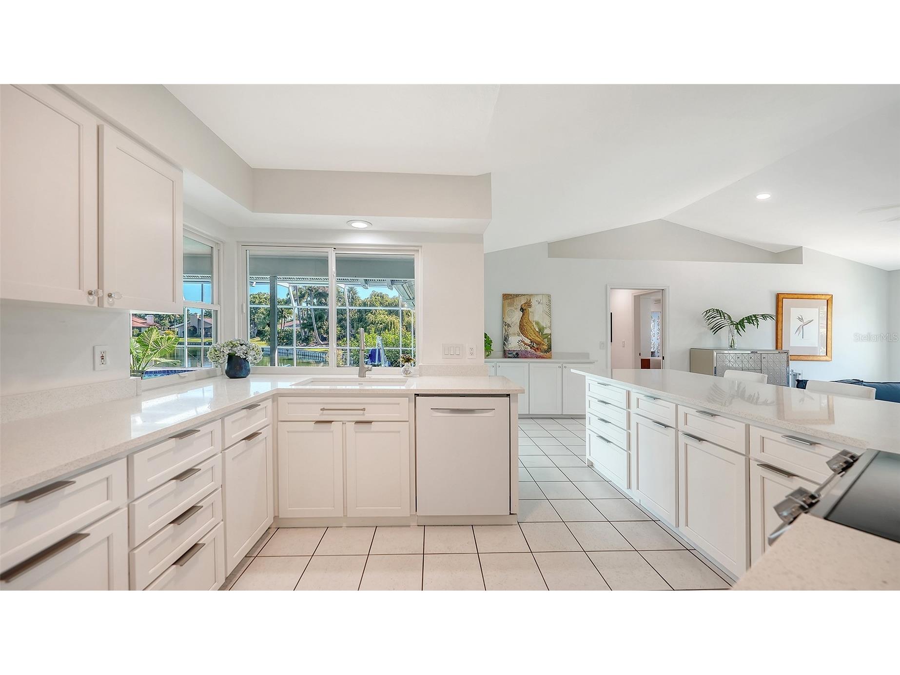 6988 Country Lakes Circle Sarasota FL 34243 A4692570 image14