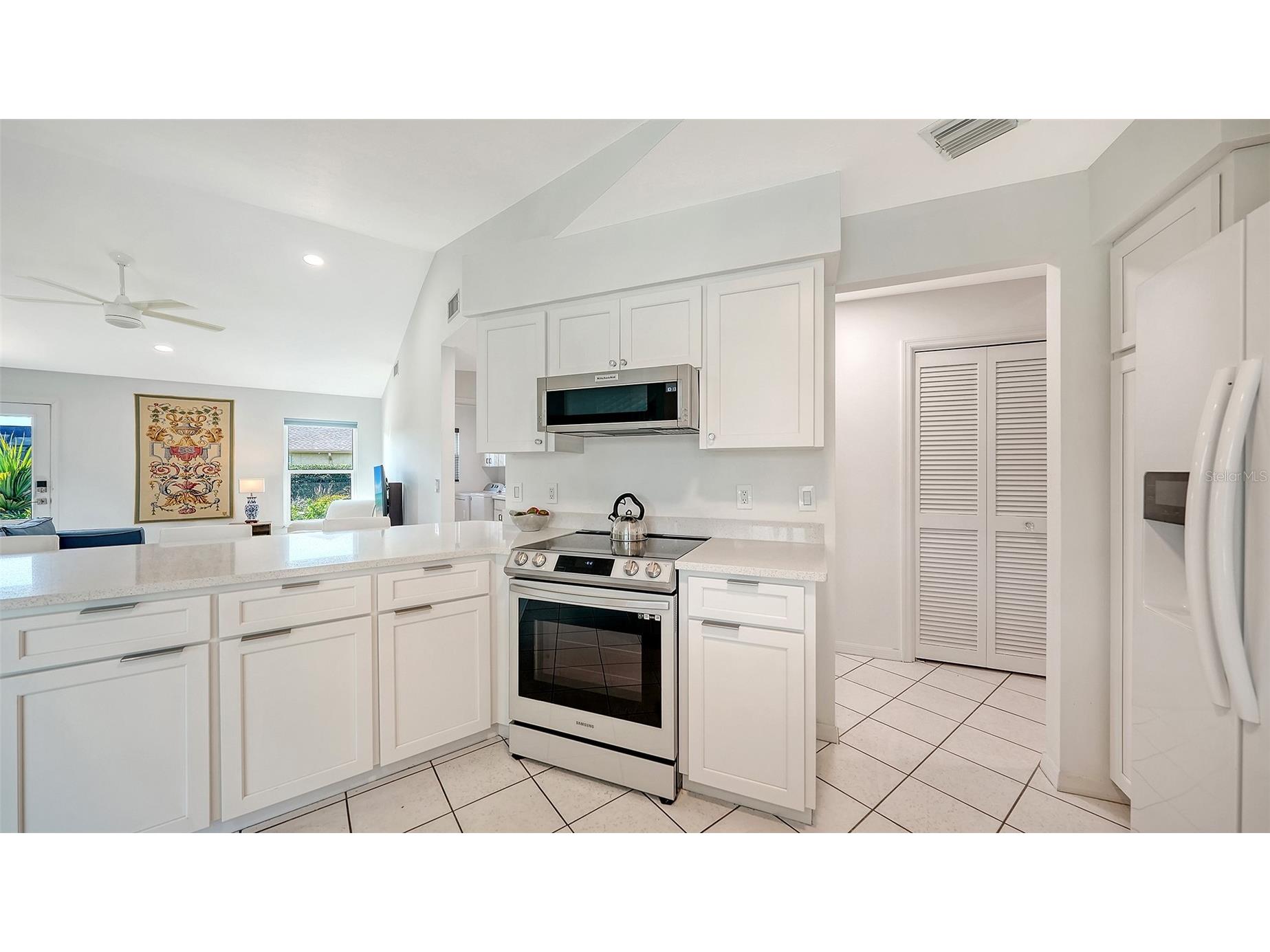 6988 Country Lakes Circle Sarasota FL 34243 A4692570 image15