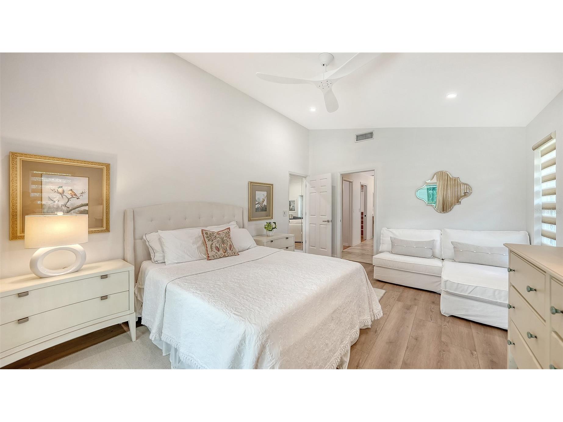 6988 Country Lakes Circle Sarasota FL 34243 A4692570 image22