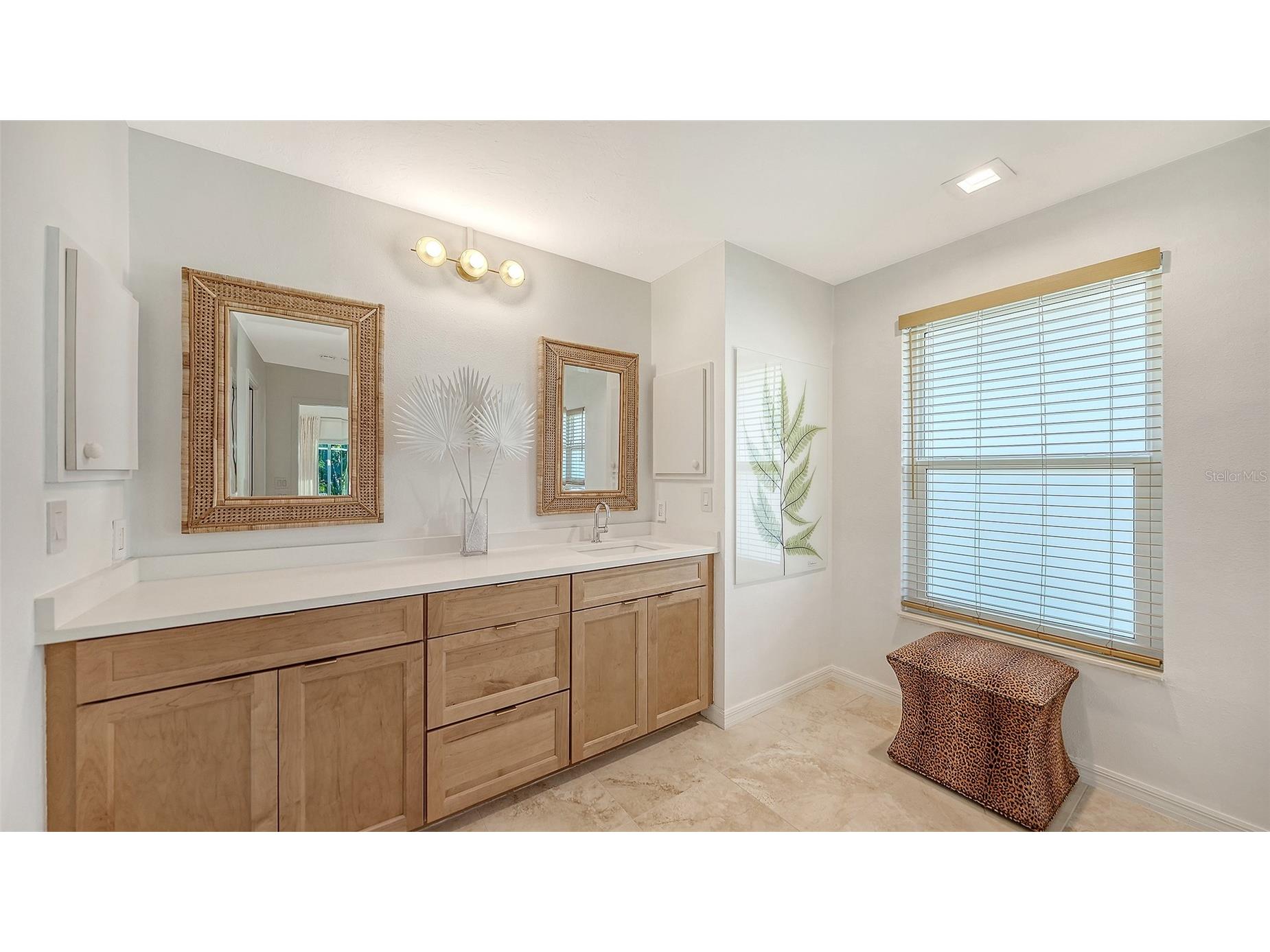 6988 Country Lakes Circle Sarasota FL 34243 A4692570 image24