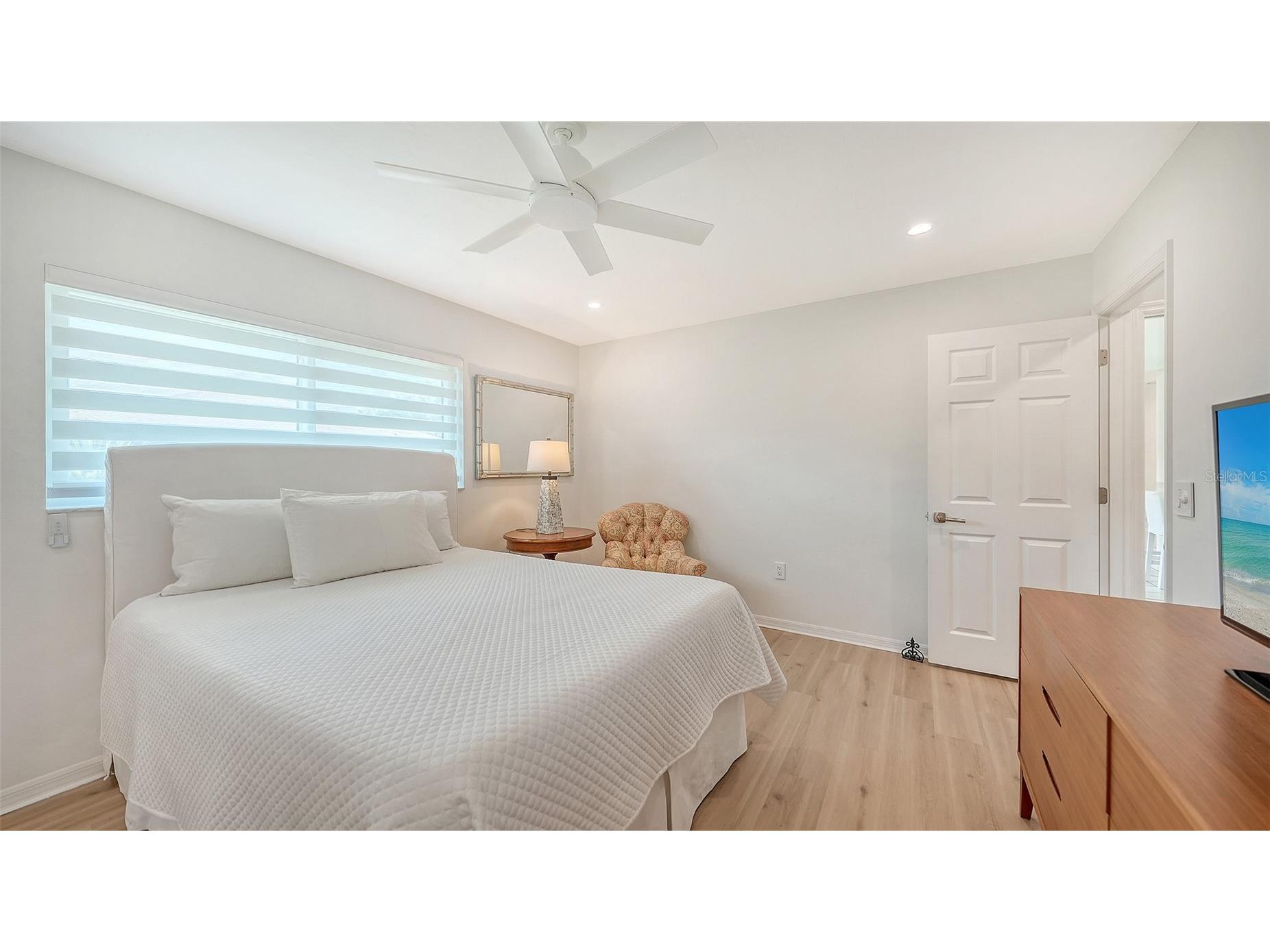 6988 Country Lakes Circle Sarasota FL 34243 A4692570 image29