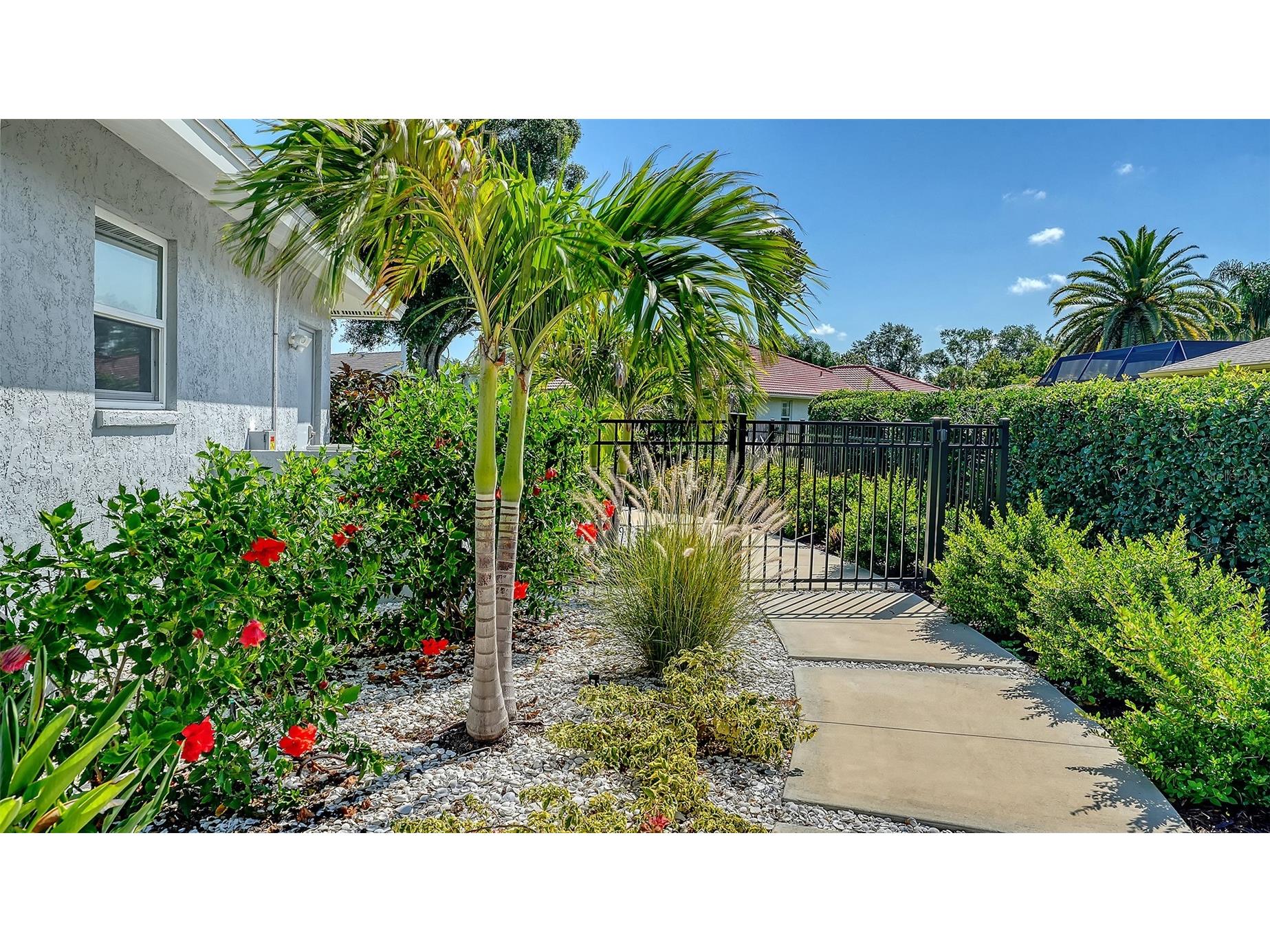 6988 Country Lakes Circle Sarasota FL 34243 A4692570 image3