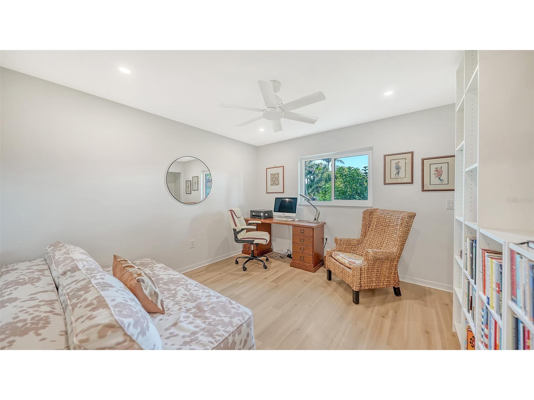 6988 Country Lakes Circle Sarasota FL 34243 A4692570 image32