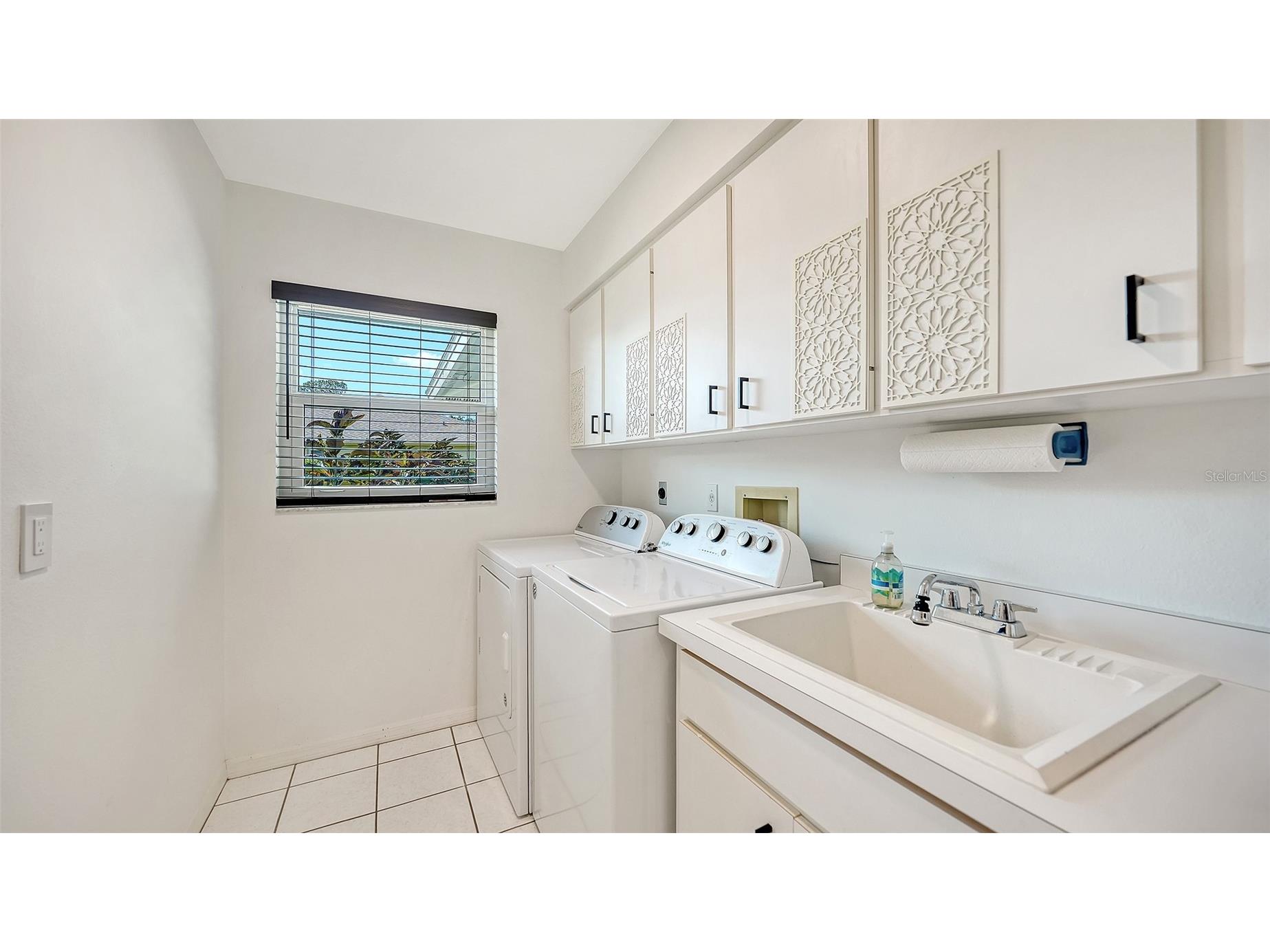 6988 Country Lakes Circle Sarasota FL 34243 A4692570 image34