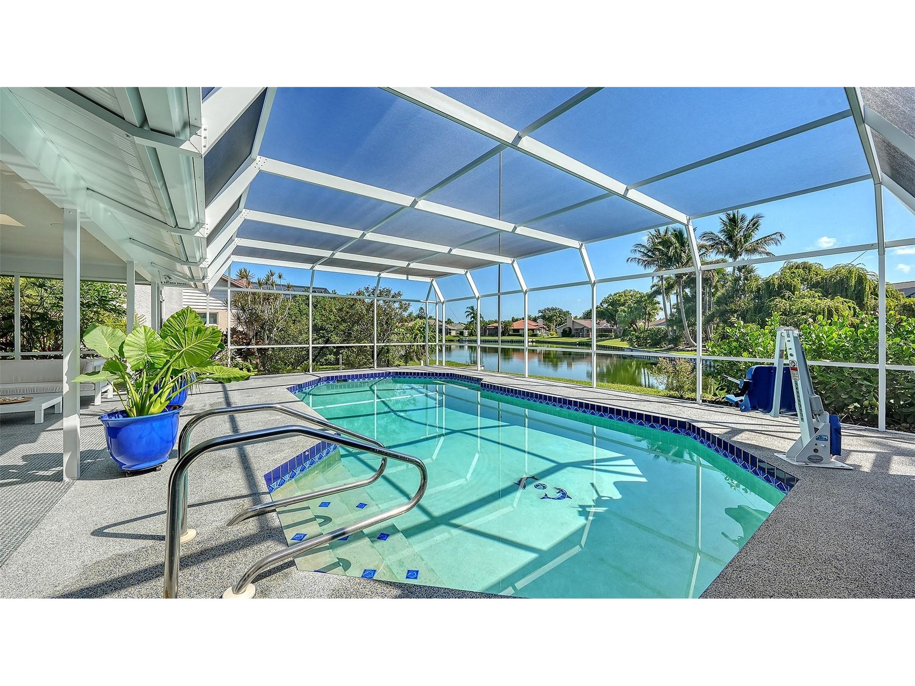 6988 Country Lakes Circle Sarasota FL 34243 A4692570 image38