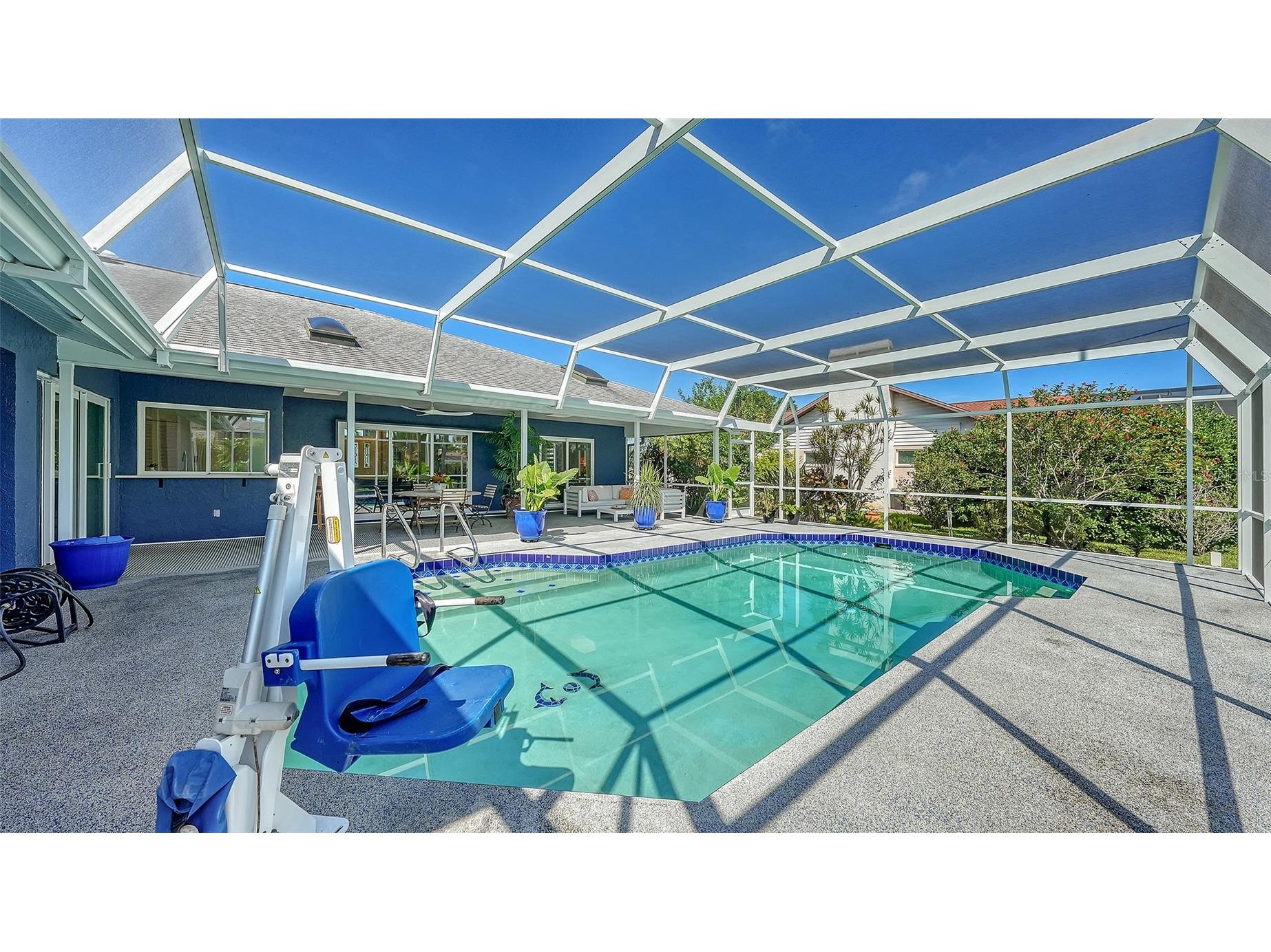 6988 Country Lakes Circle Sarasota FL 34243 A4692570 image39