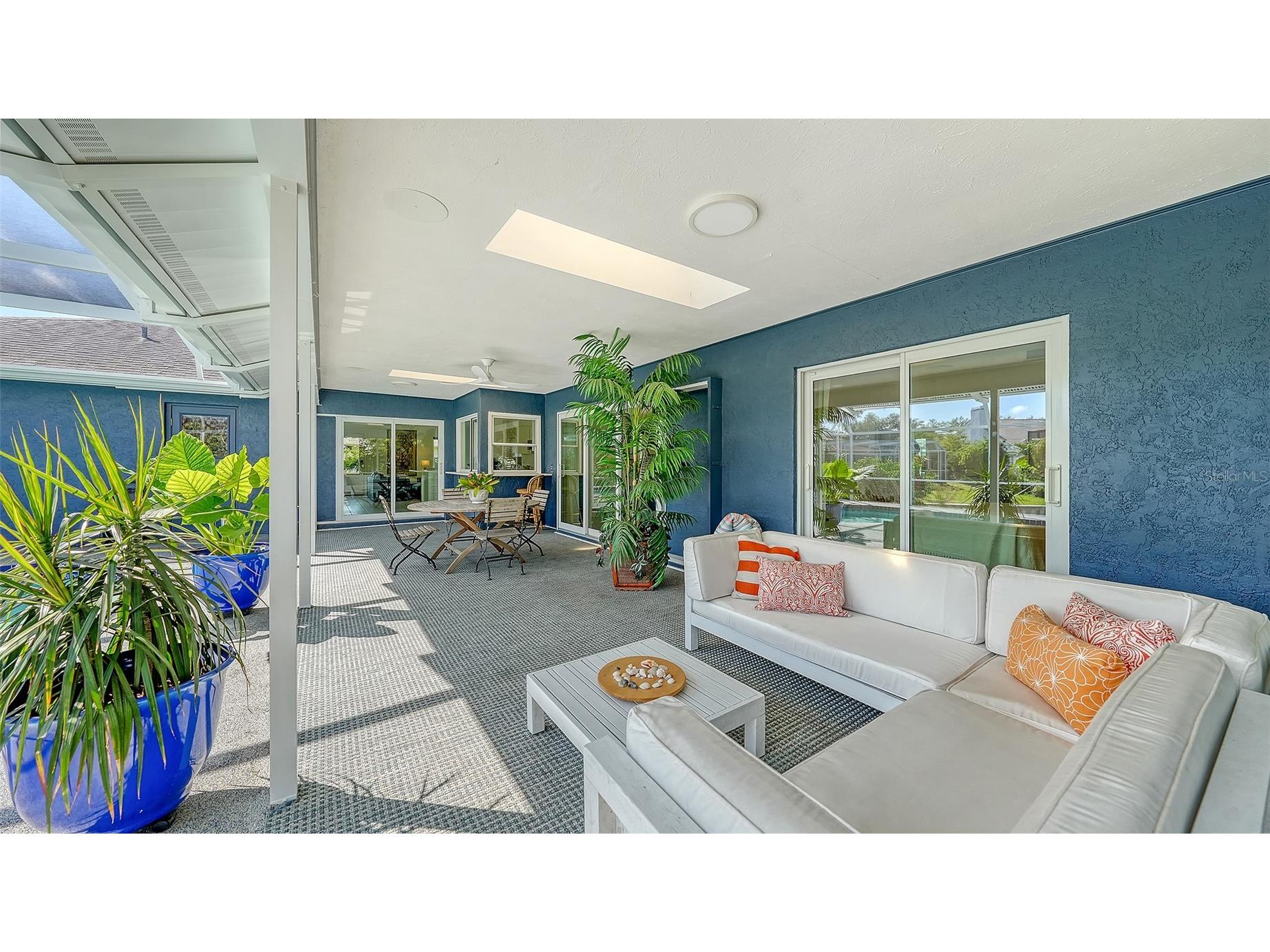 6988 Country Lakes Circle Sarasota FL 34243 A4692570 image41