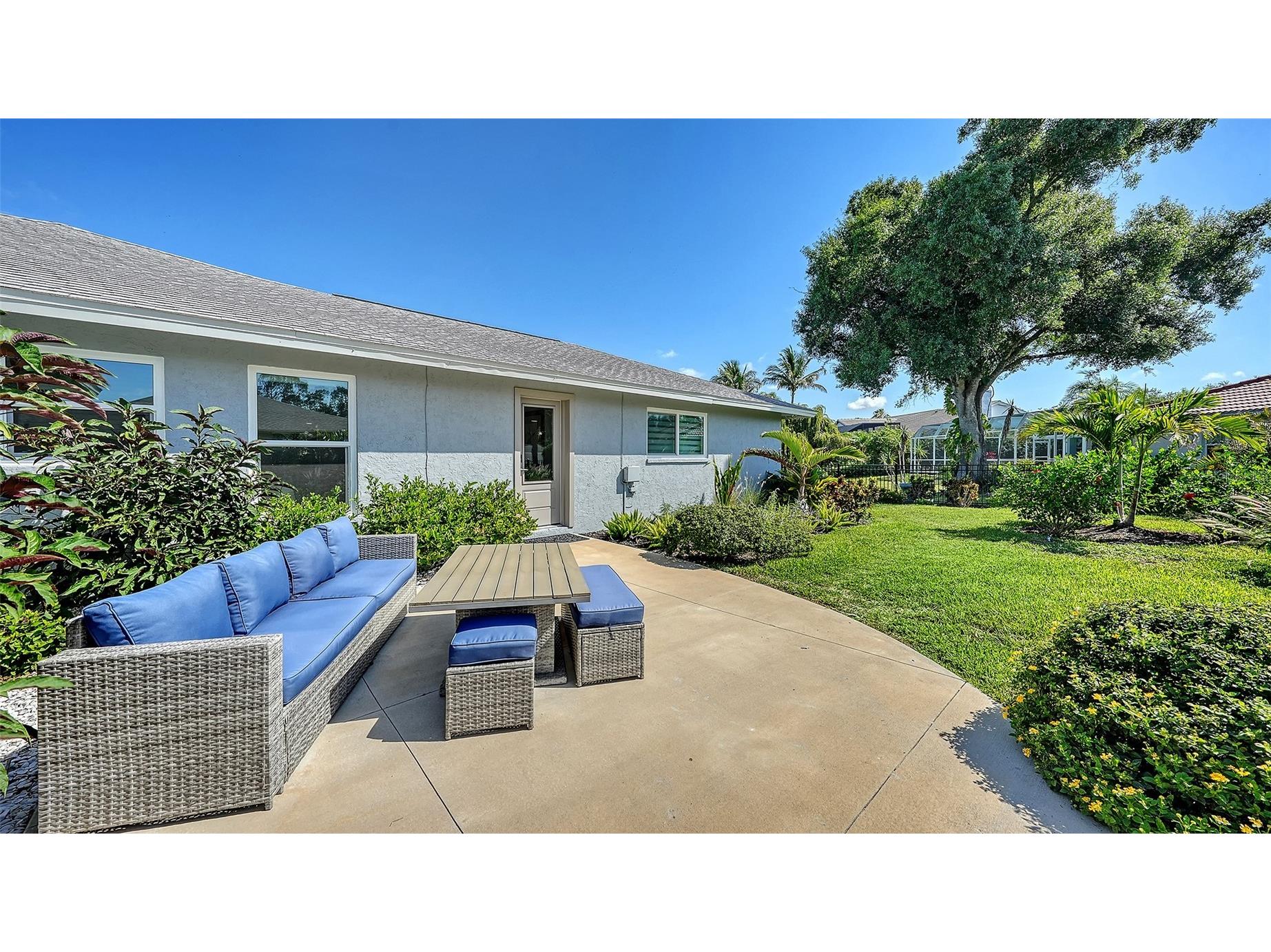 6988 Country Lakes Circle Sarasota FL 34243 A4692570 image45