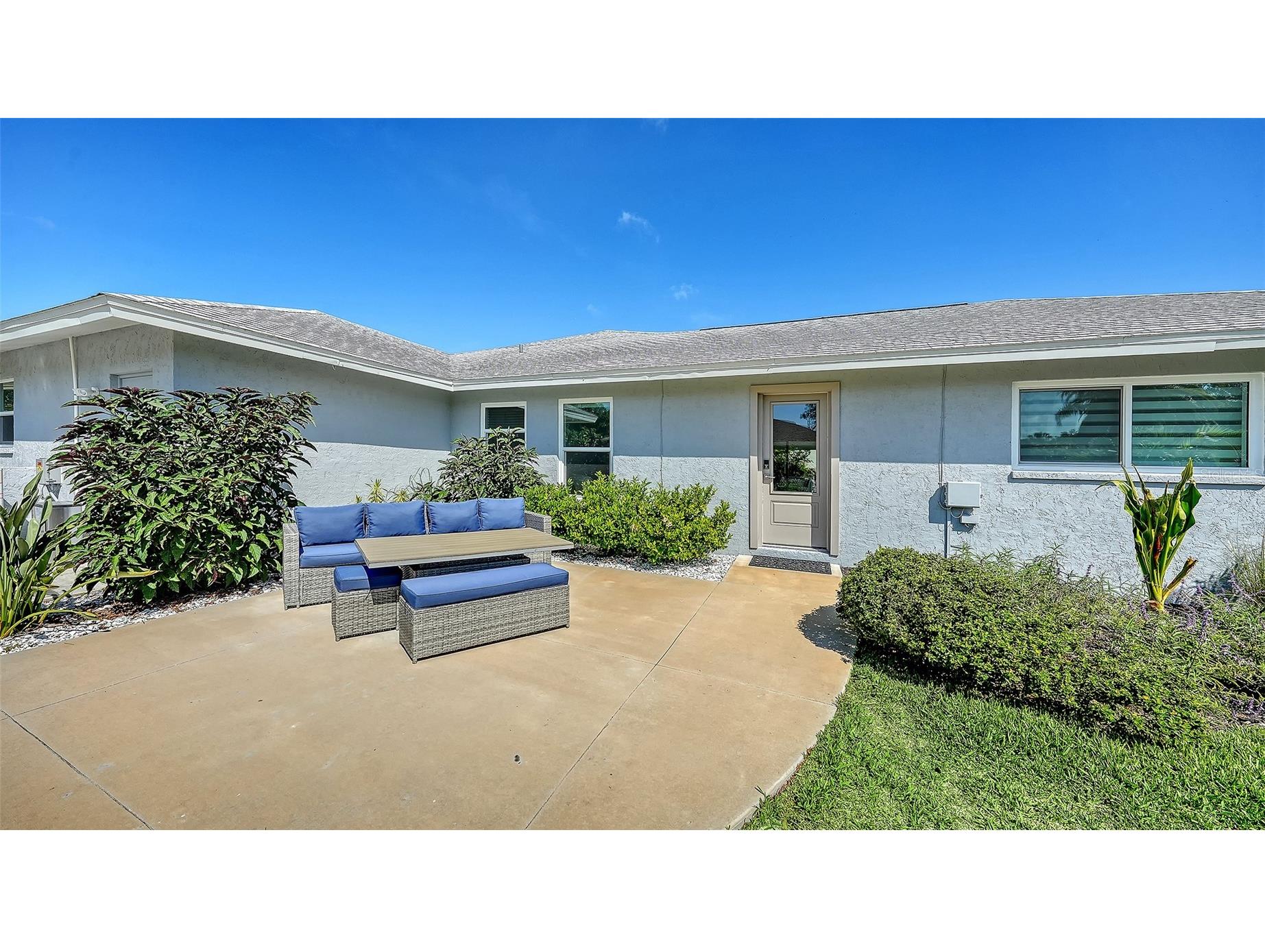 6988 Country Lakes Circle Sarasota FL 34243 A4692570 image47
