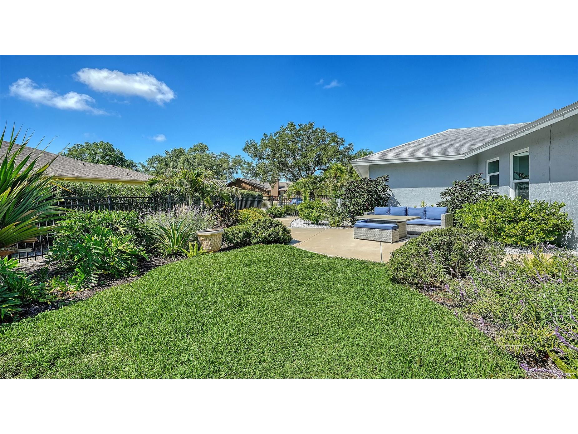 6988 Country Lakes Circle Sarasota FL 34243 A4692570 image48